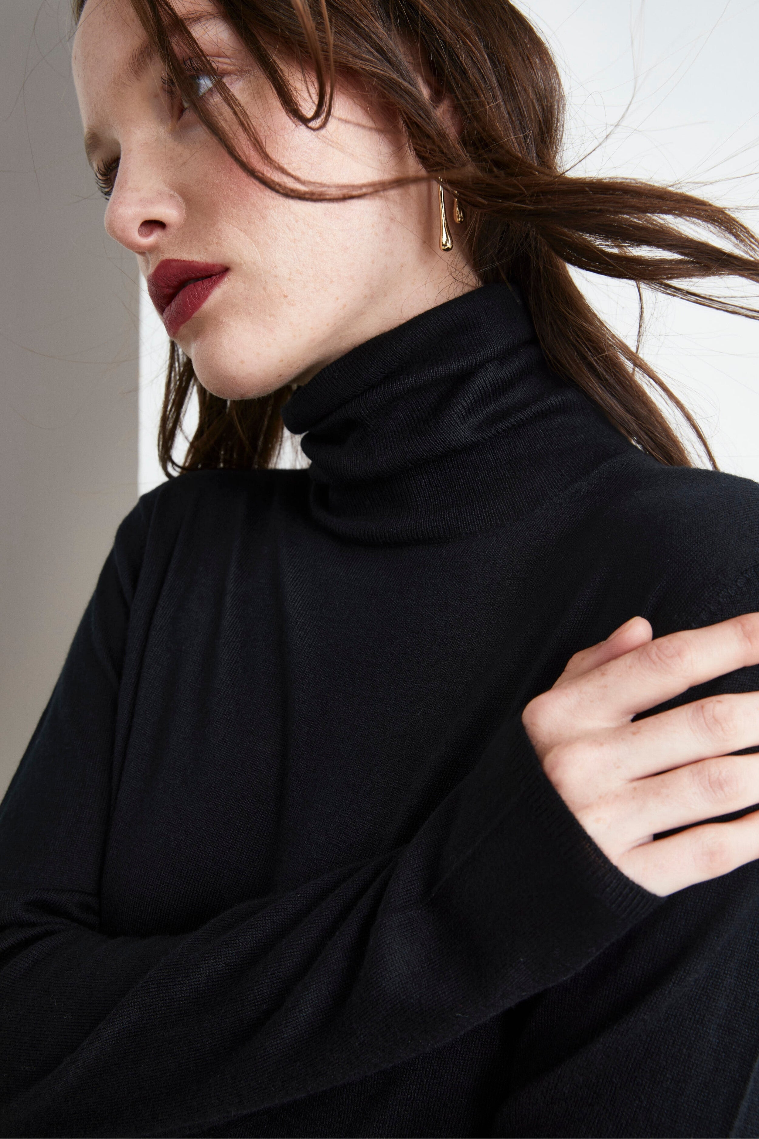 Extrafine Turtleneck in Silk and Cashmere - BLACK