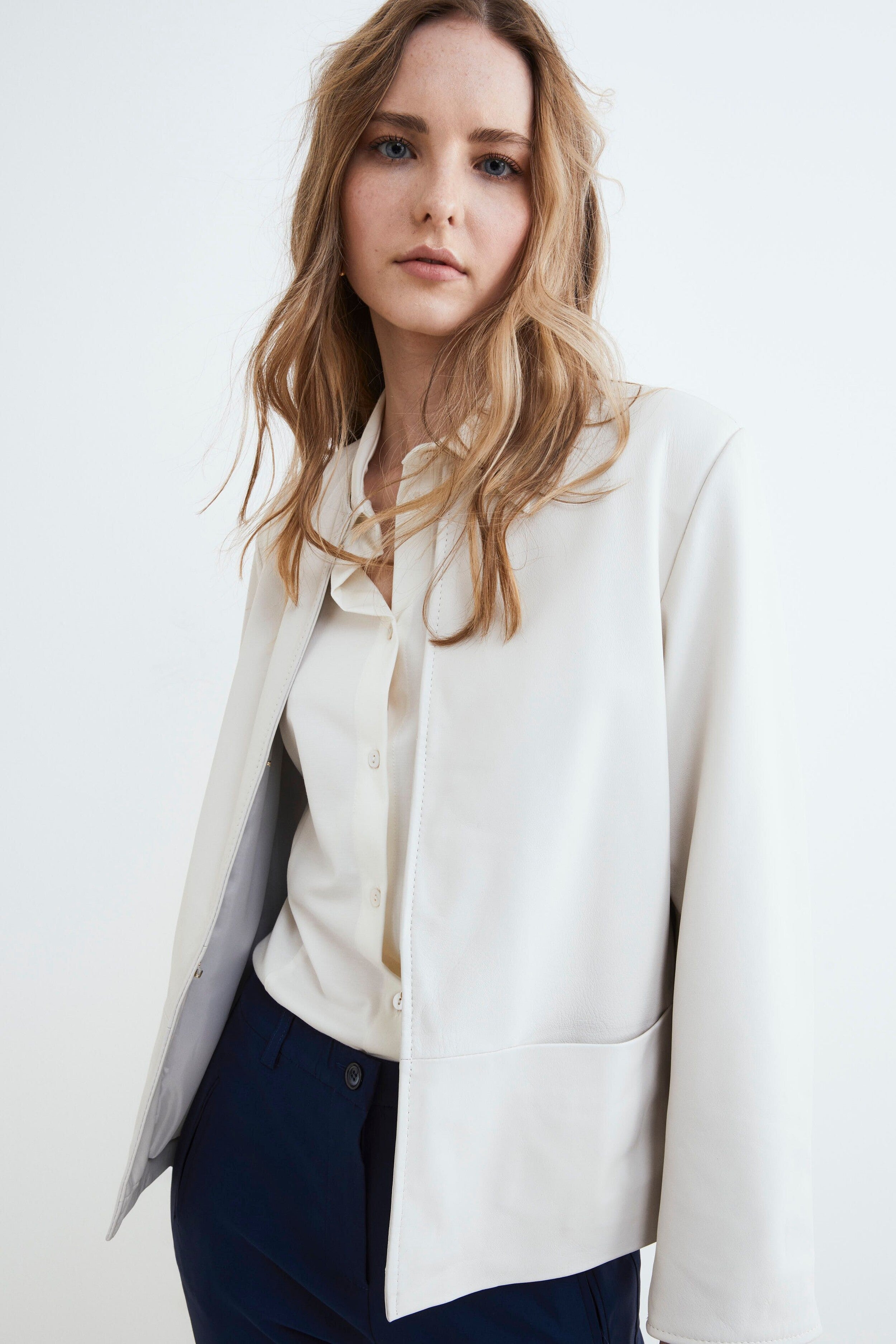 Veste en cuir Chanel - CREAM