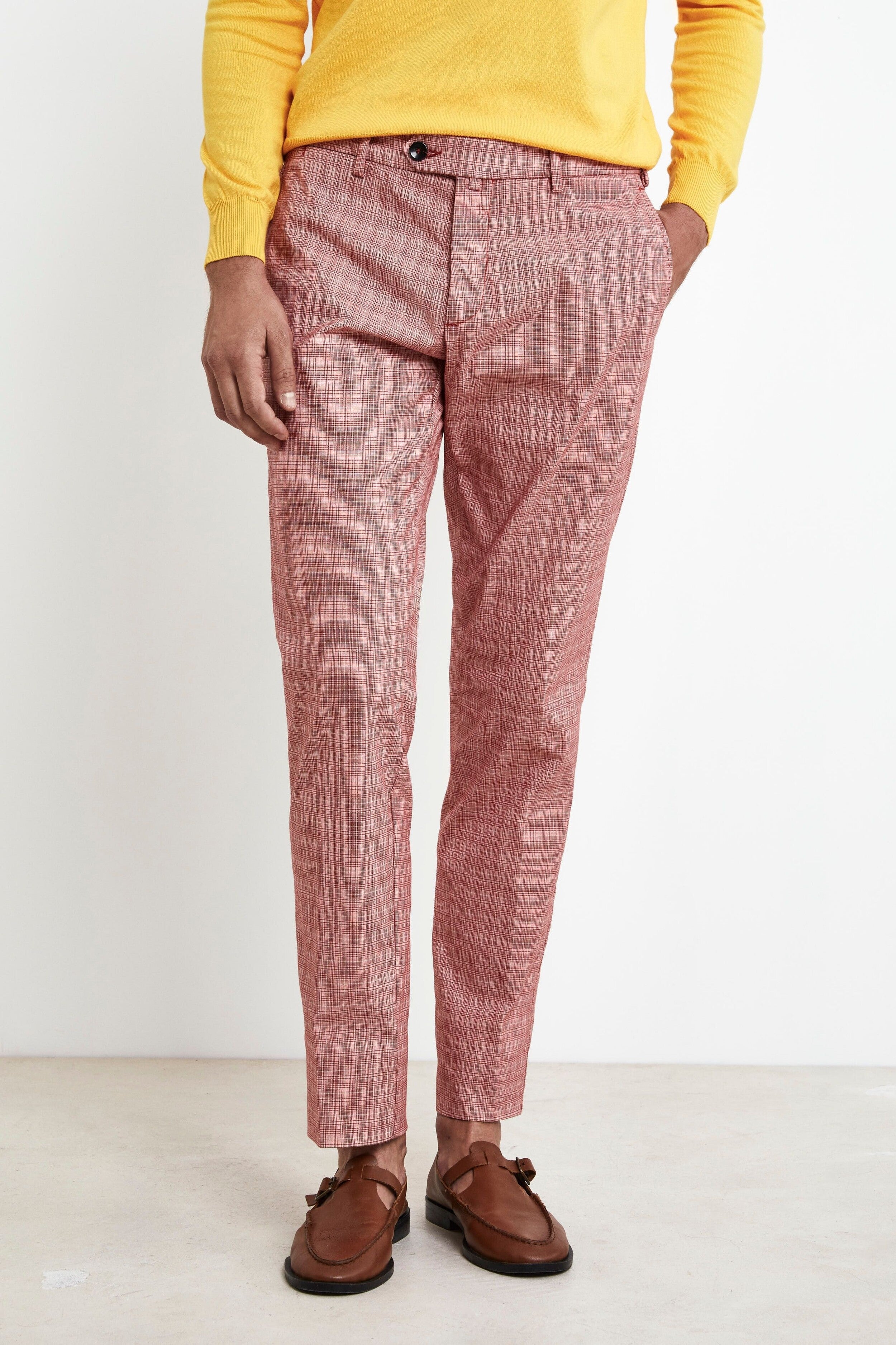 Men’s micro-patterned trousers - Red check