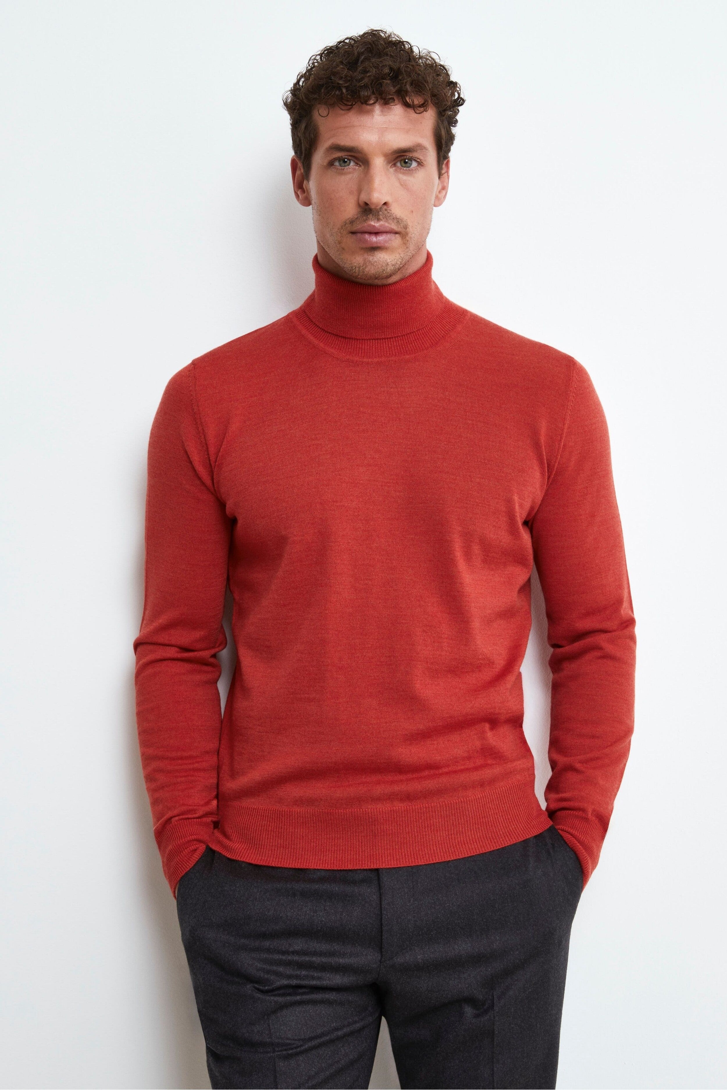 Merino Wool Turtleneck - Brick red