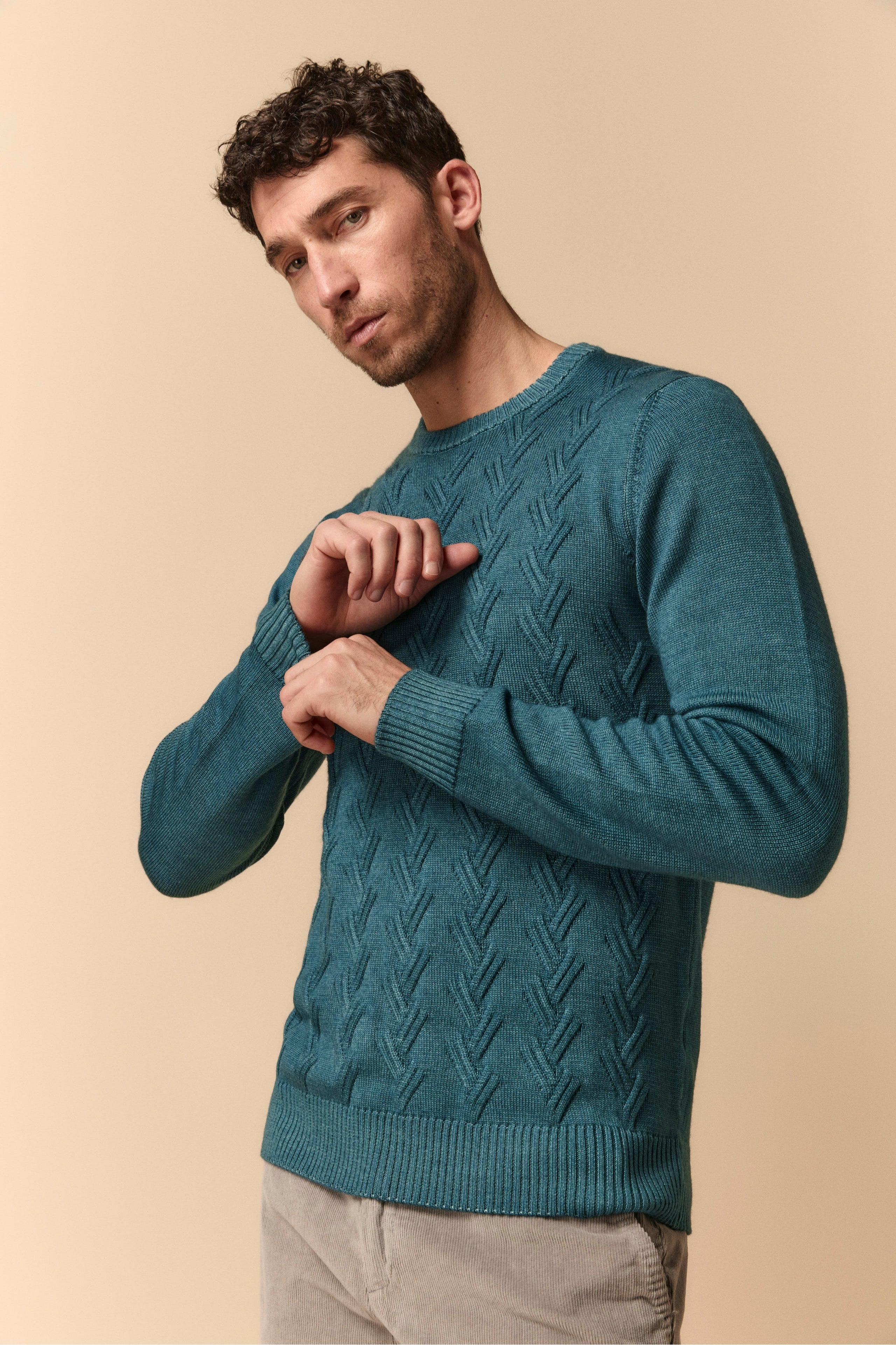 Rundhals-Pullover mit Rauten aus Merinowolle - Luftwaffe blau