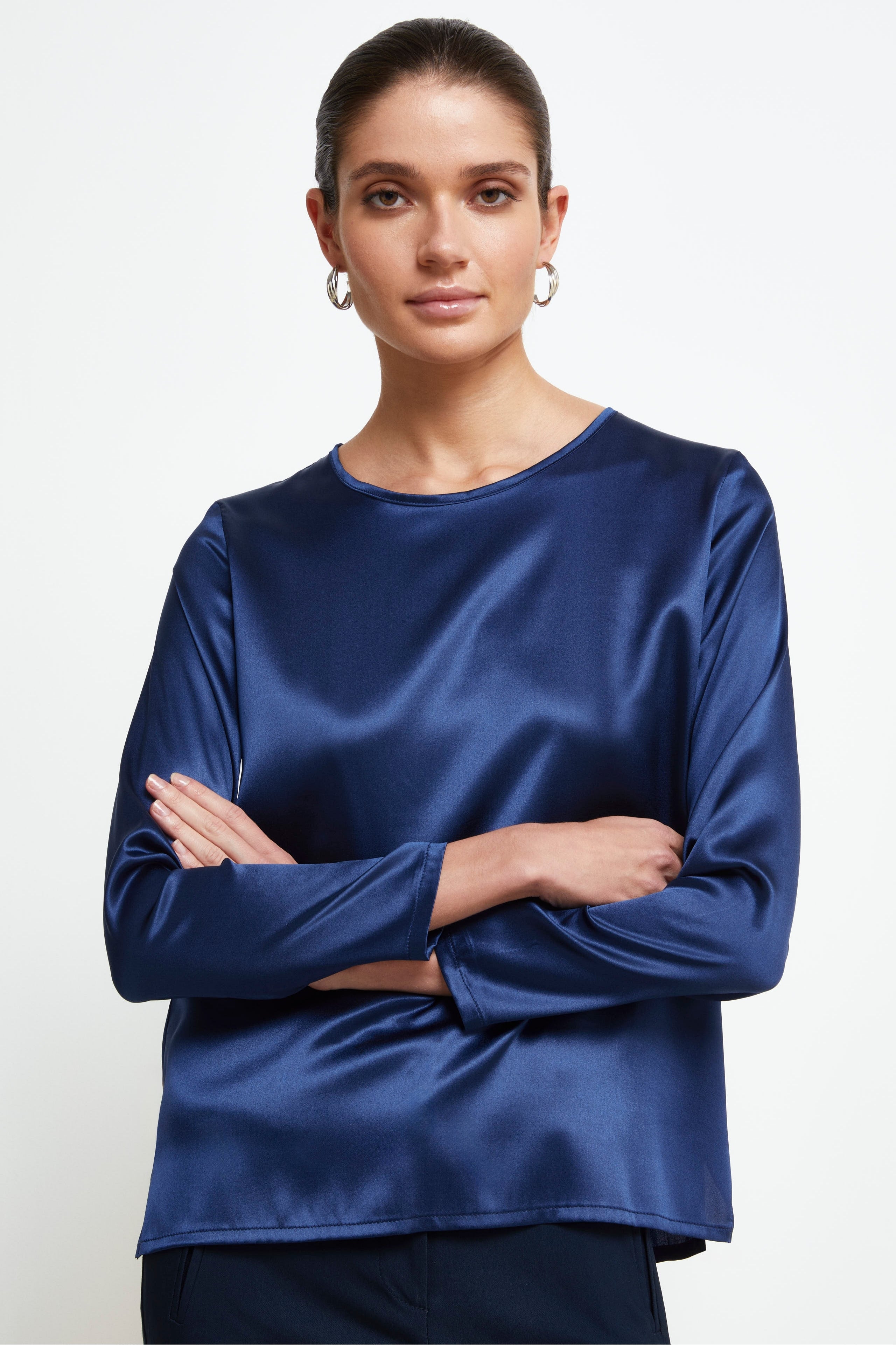 Bluse mit Rundhalsausschnitt aus Seide - BLAU