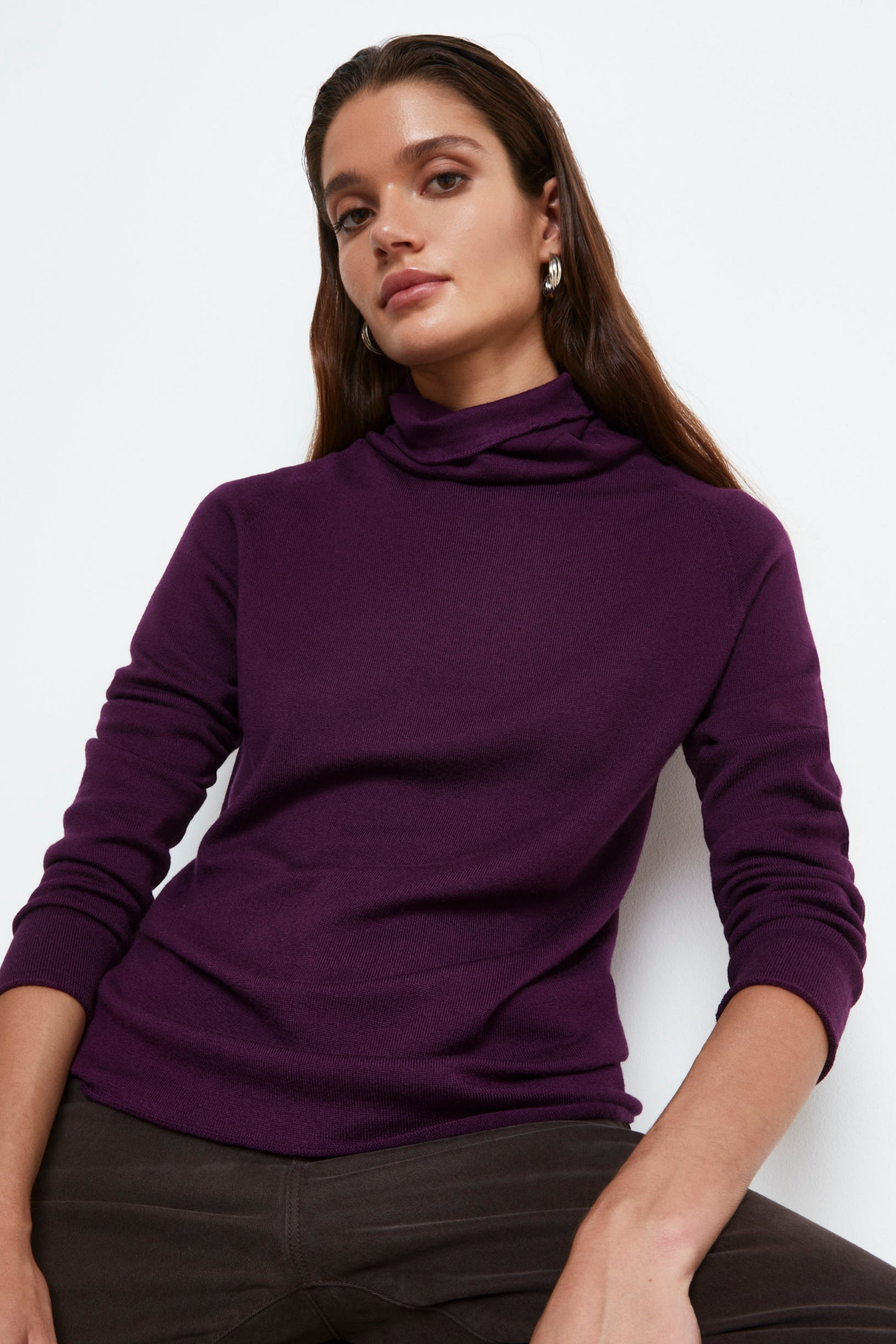 Soft Collar Merino Wool Sweater - WINE