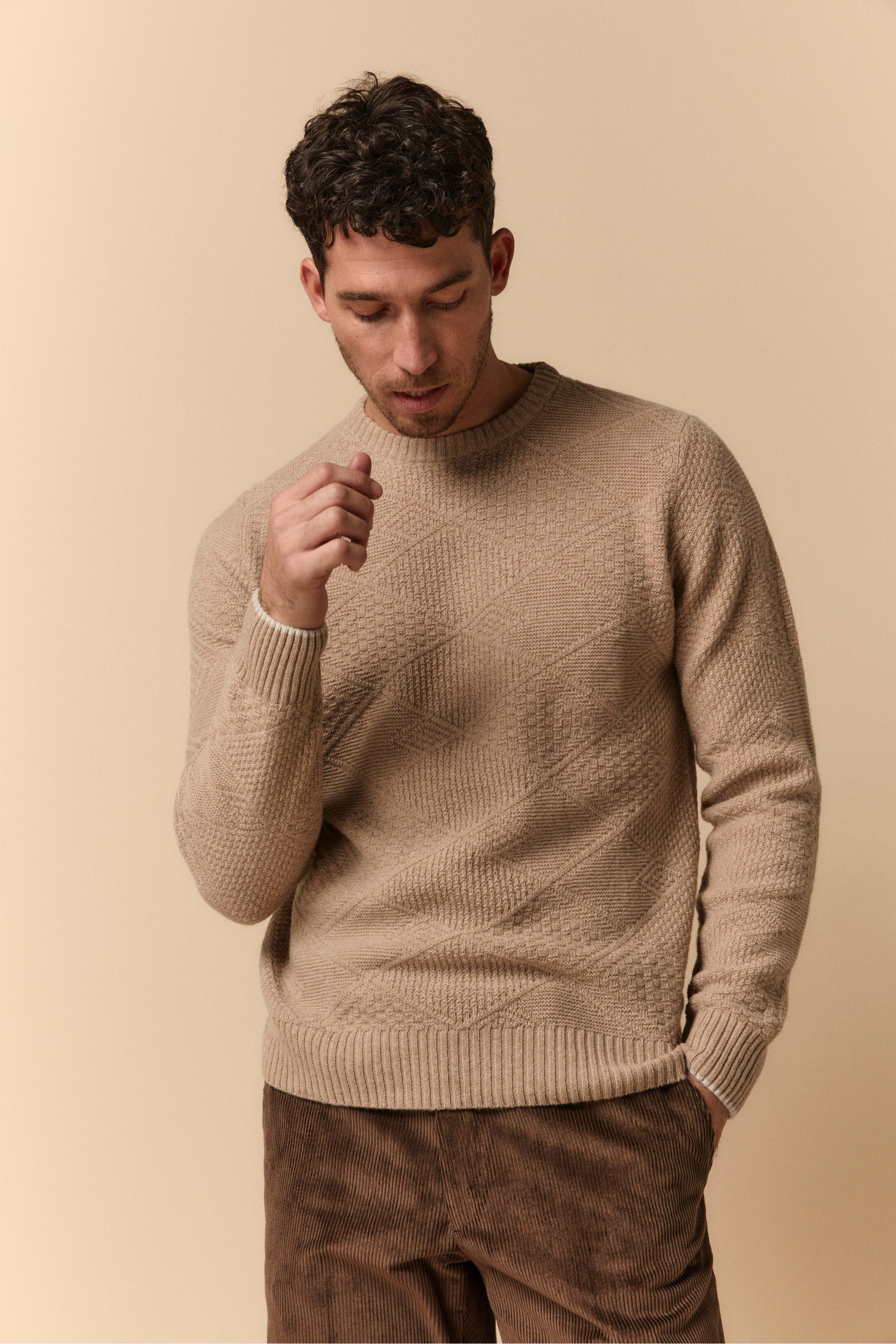 Knitted Crew Neck in Extra Fine Merino Wool - -