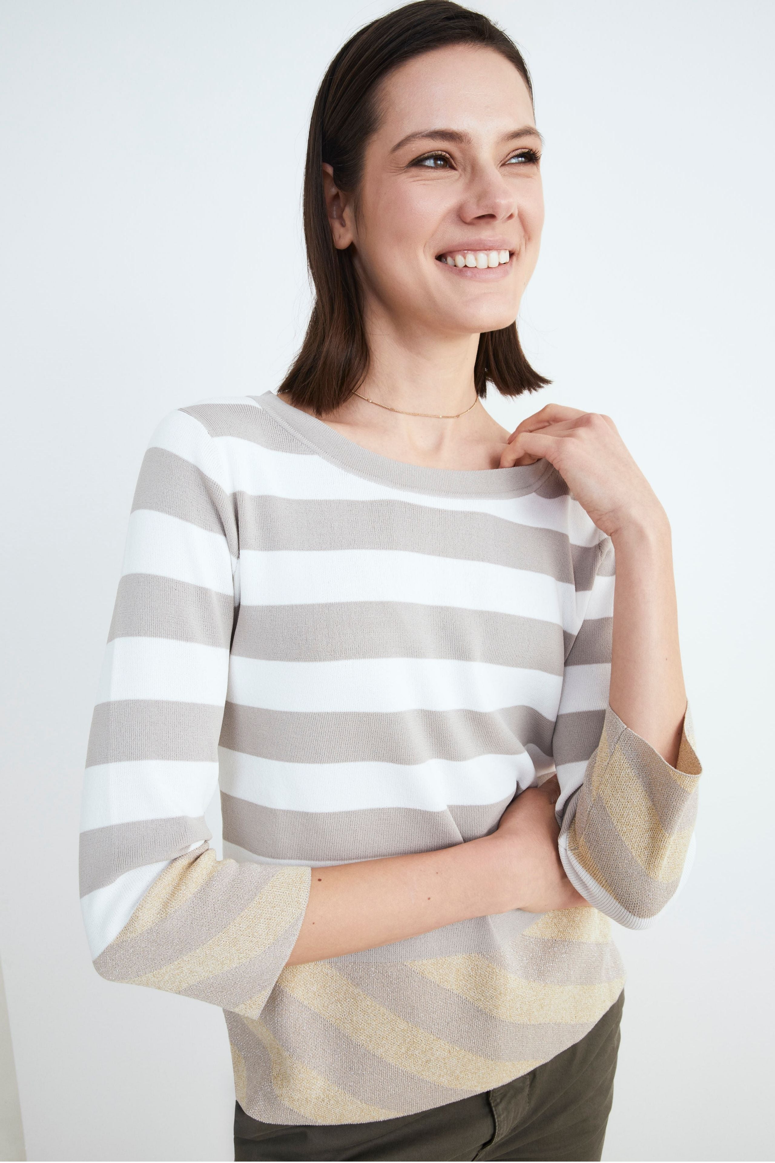 Gestreifter Pullover mit Rundhalsausschnitt - Beige gestreift