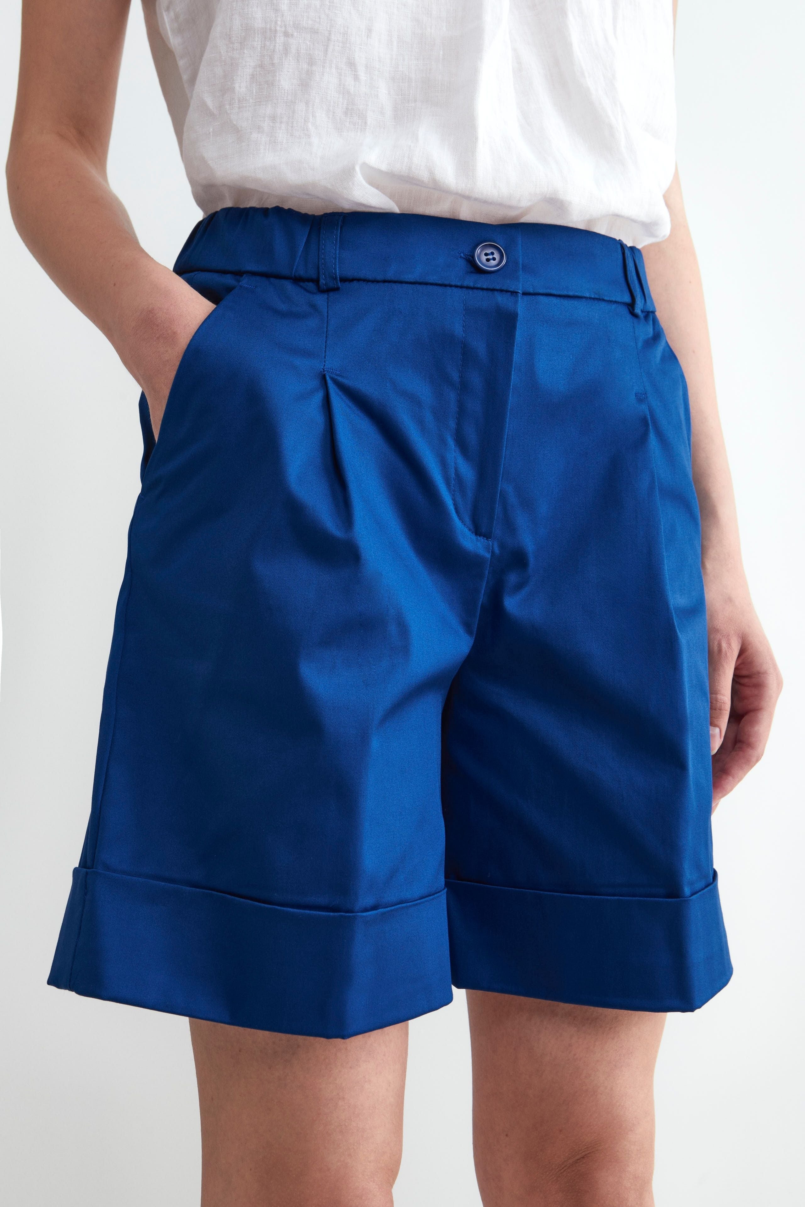 Women’s white shorts - Royal blue