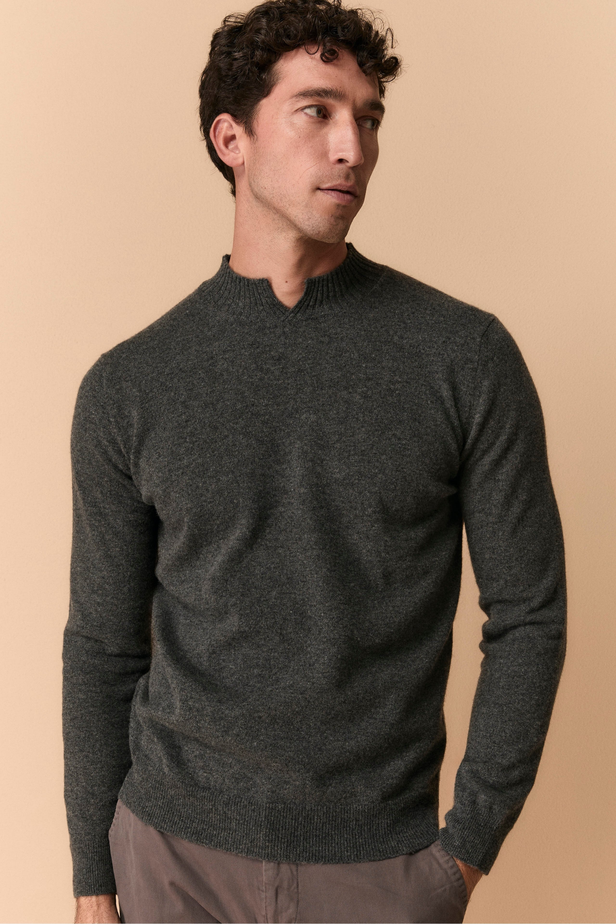 Turtleneck with Side Slit in Wool and Cashmere - Charcoal grey