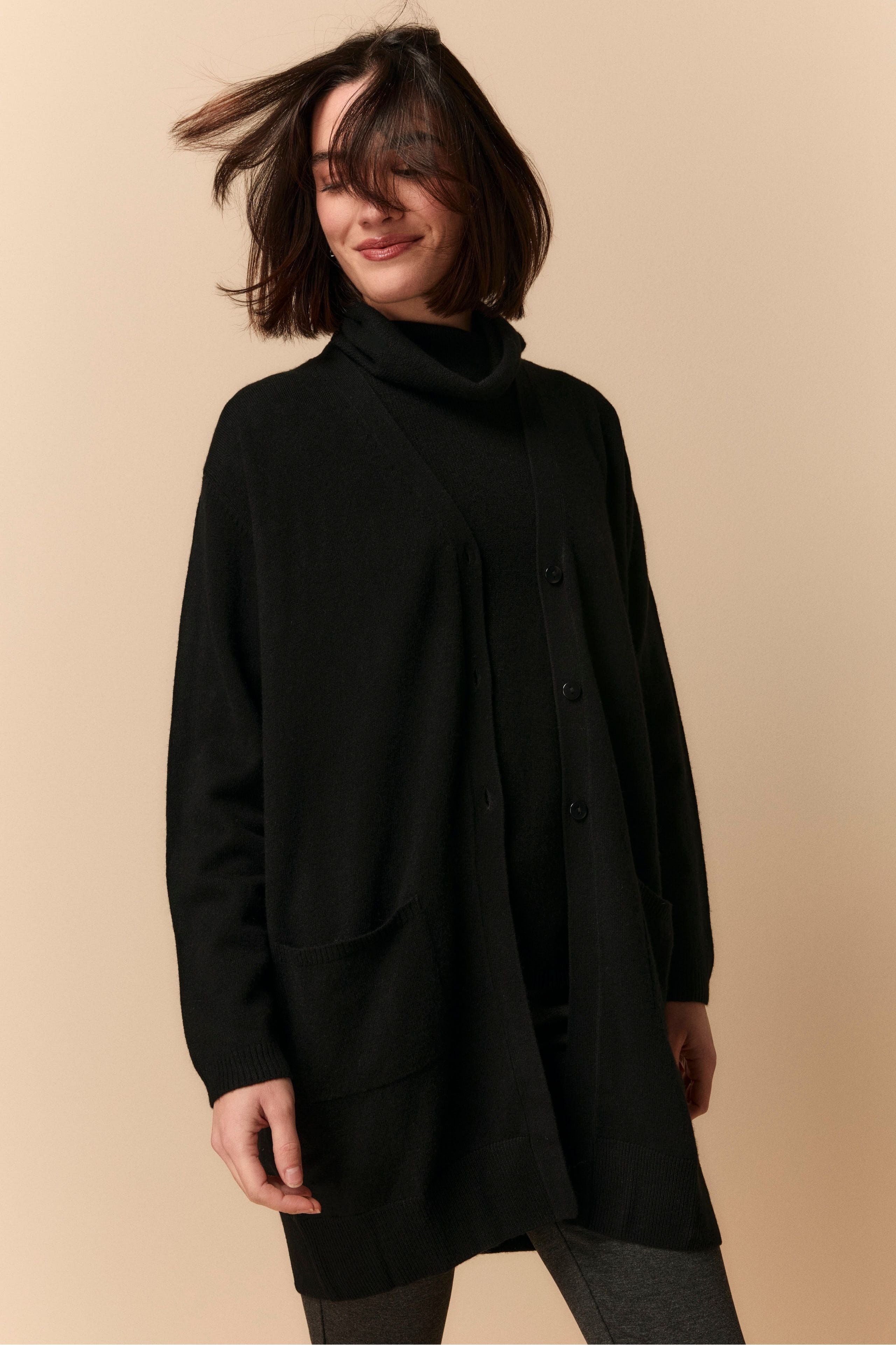 Long Cardigan with Pockets in Wool and Cashmere - BLACK