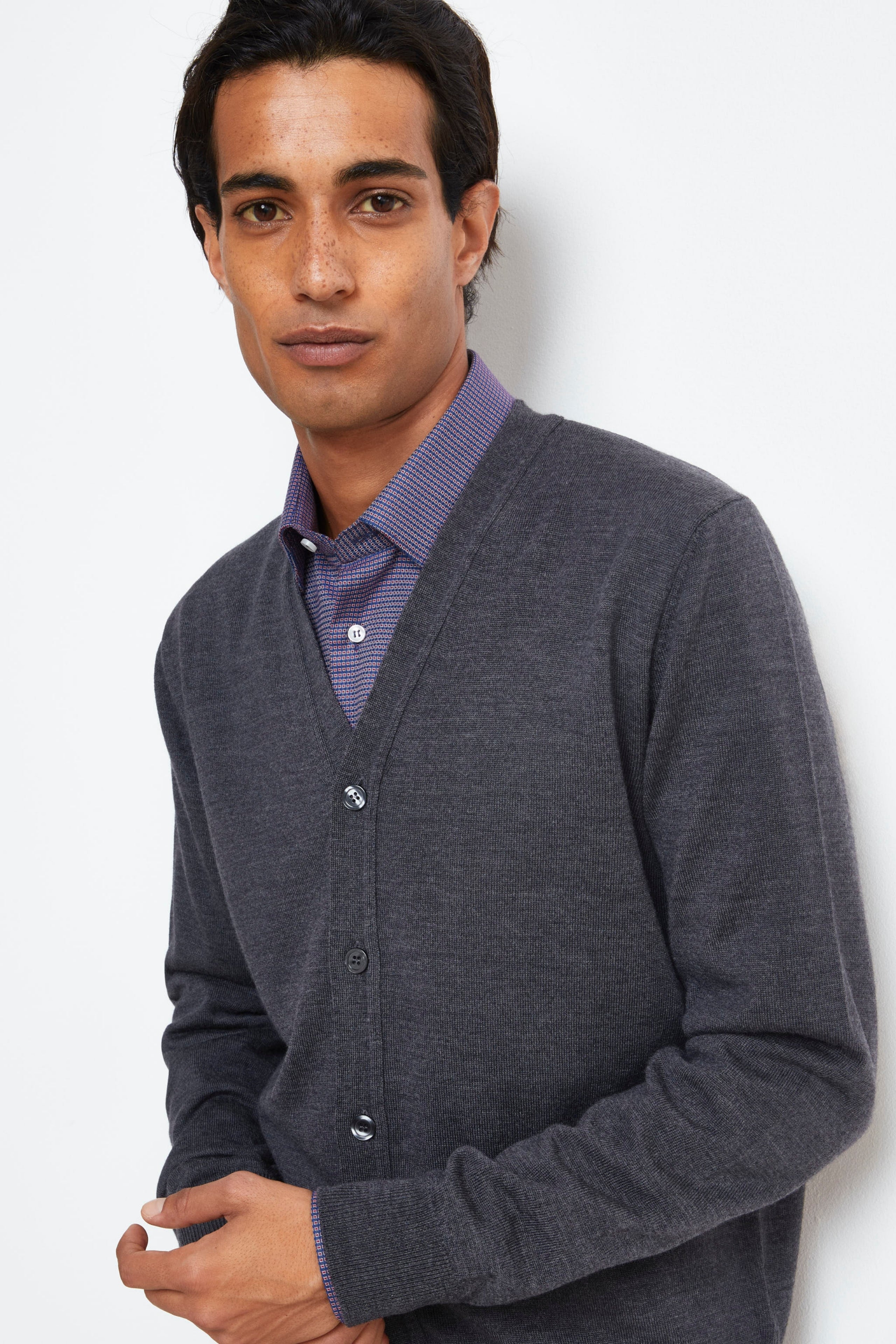 V-Neck Merino Wool Cardigan - Charcoal grey