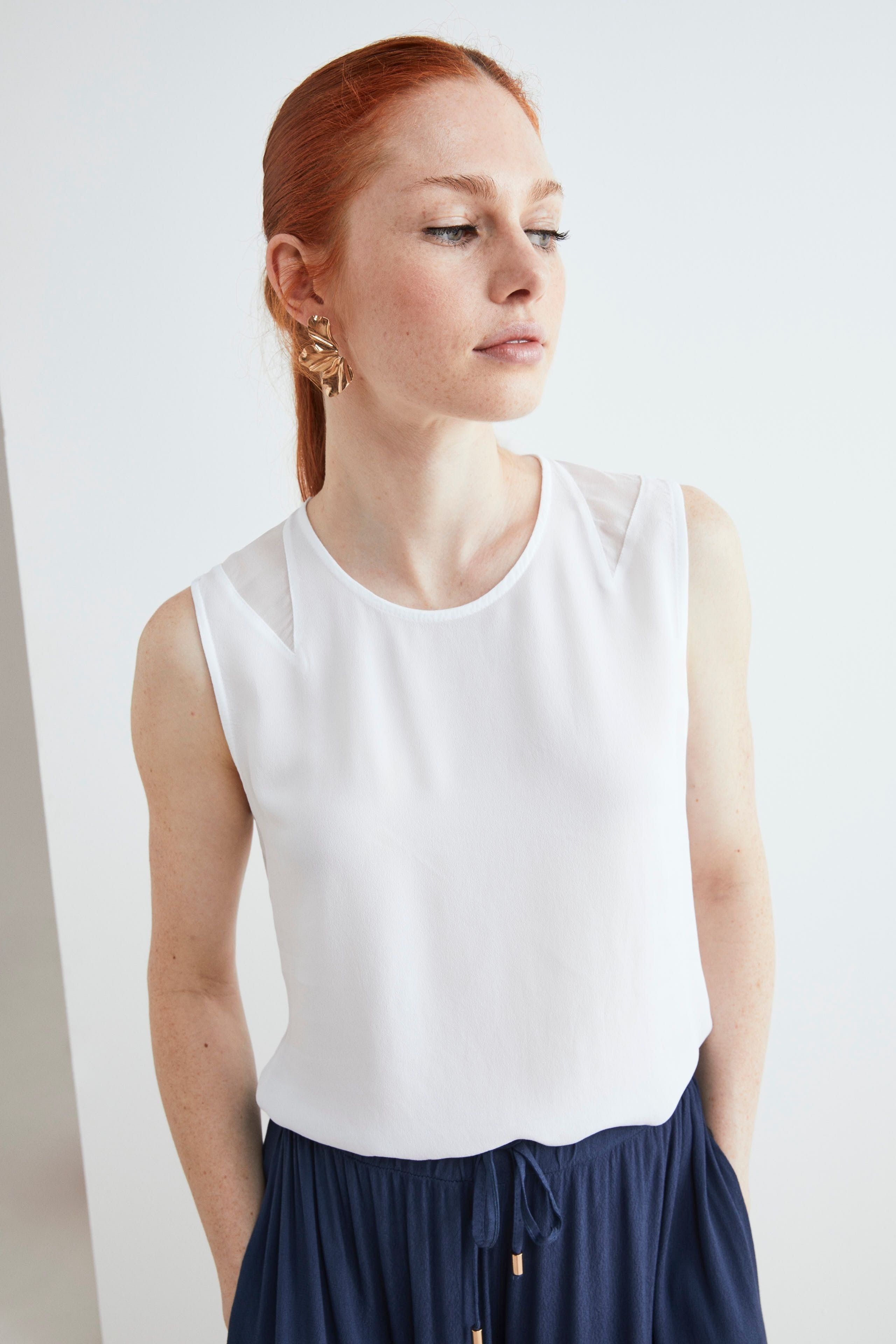 White sleeveless top - CREAM