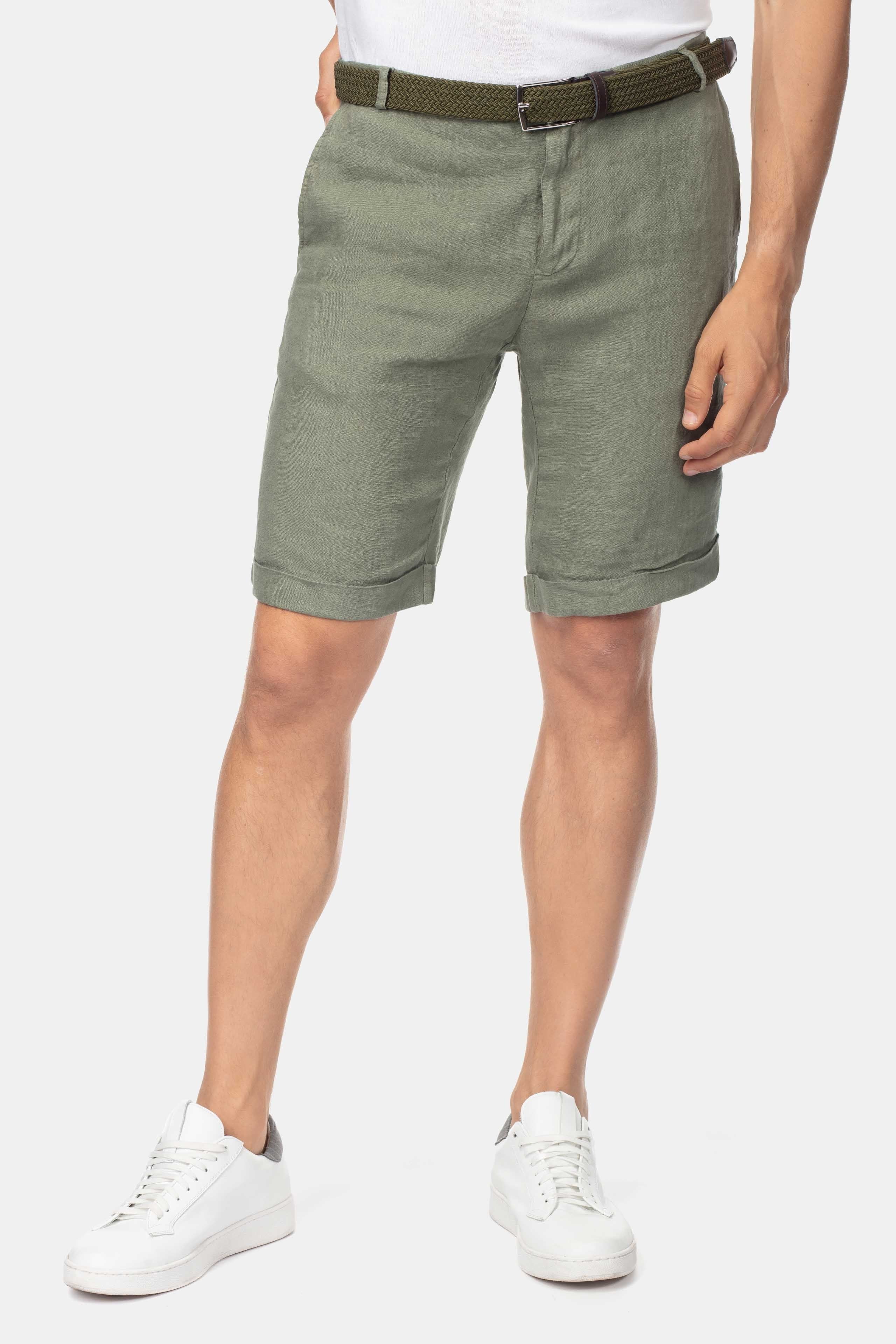 Bermudashorts aus Leinen mit Umschlägen - MILITÄRGRÜN