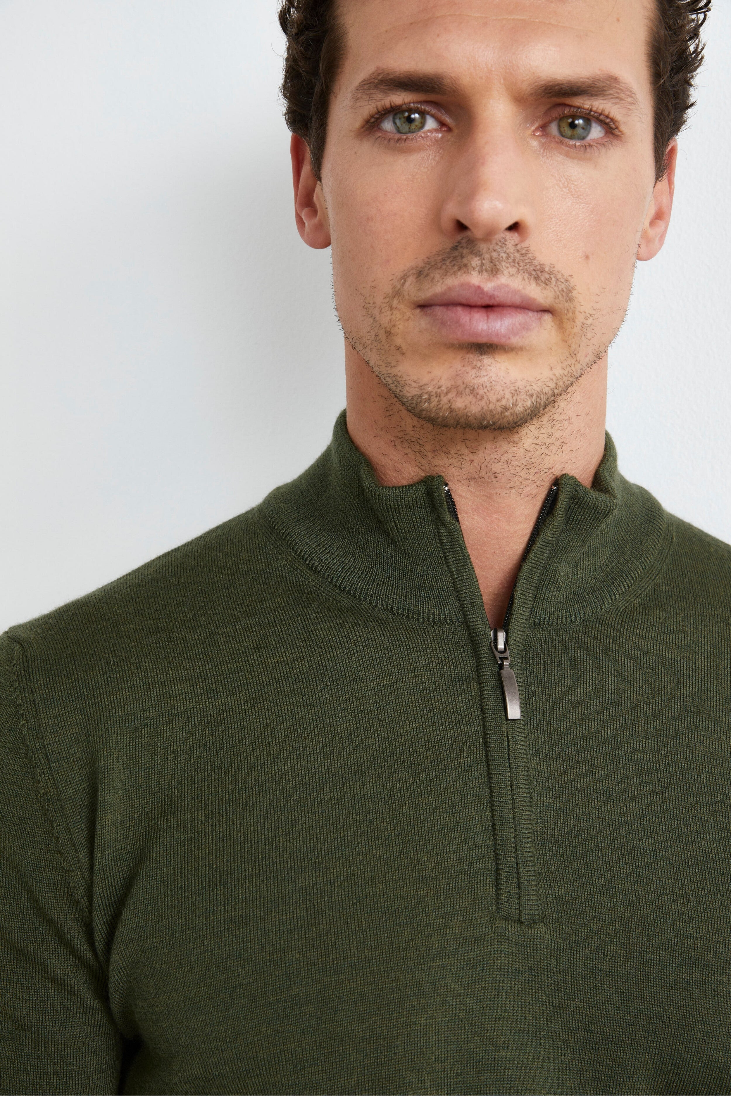 Turtleneck with Zip in Merino Wool - Military green