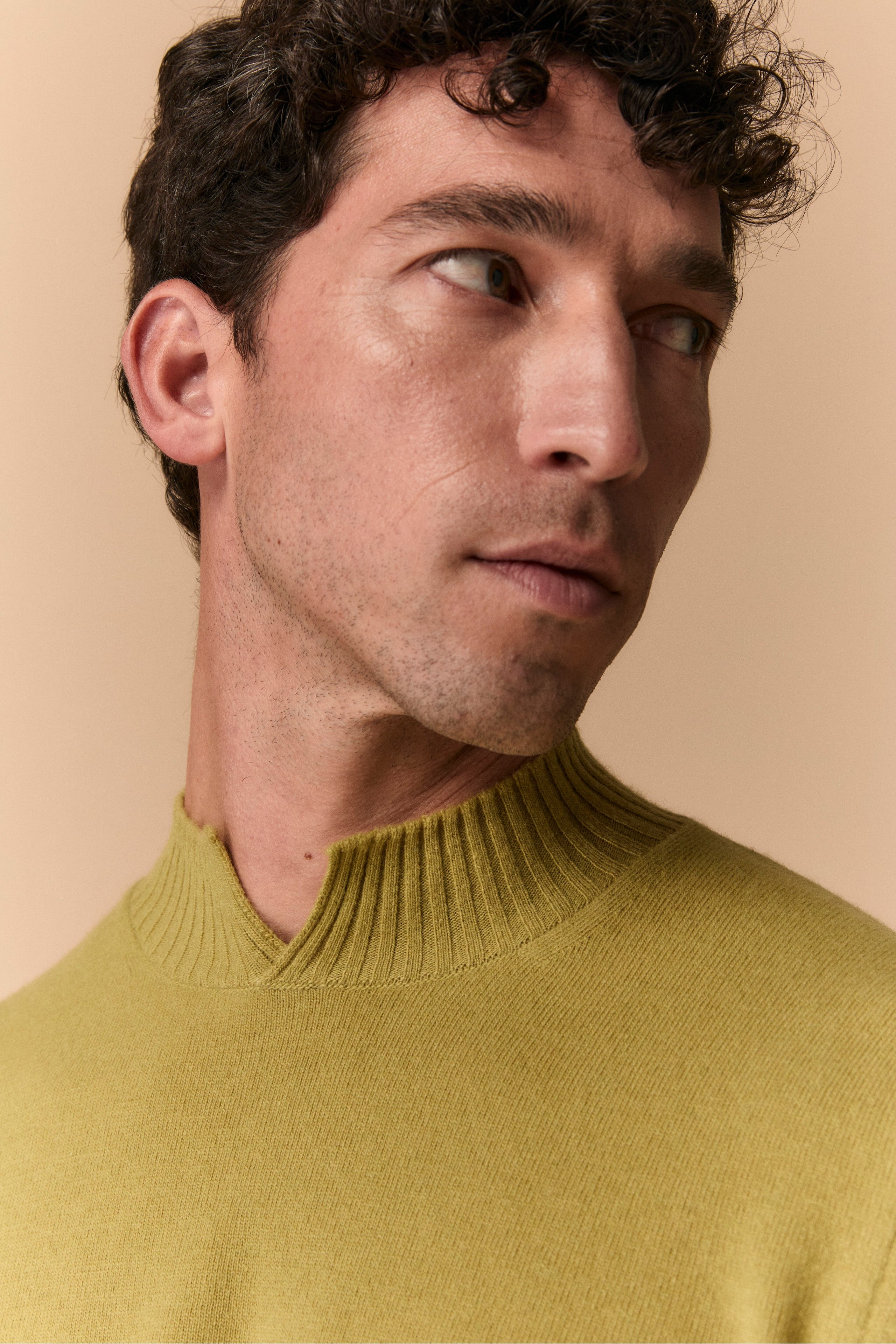 Turtleneck with Side Slit in Wool and Cashmere - LIME