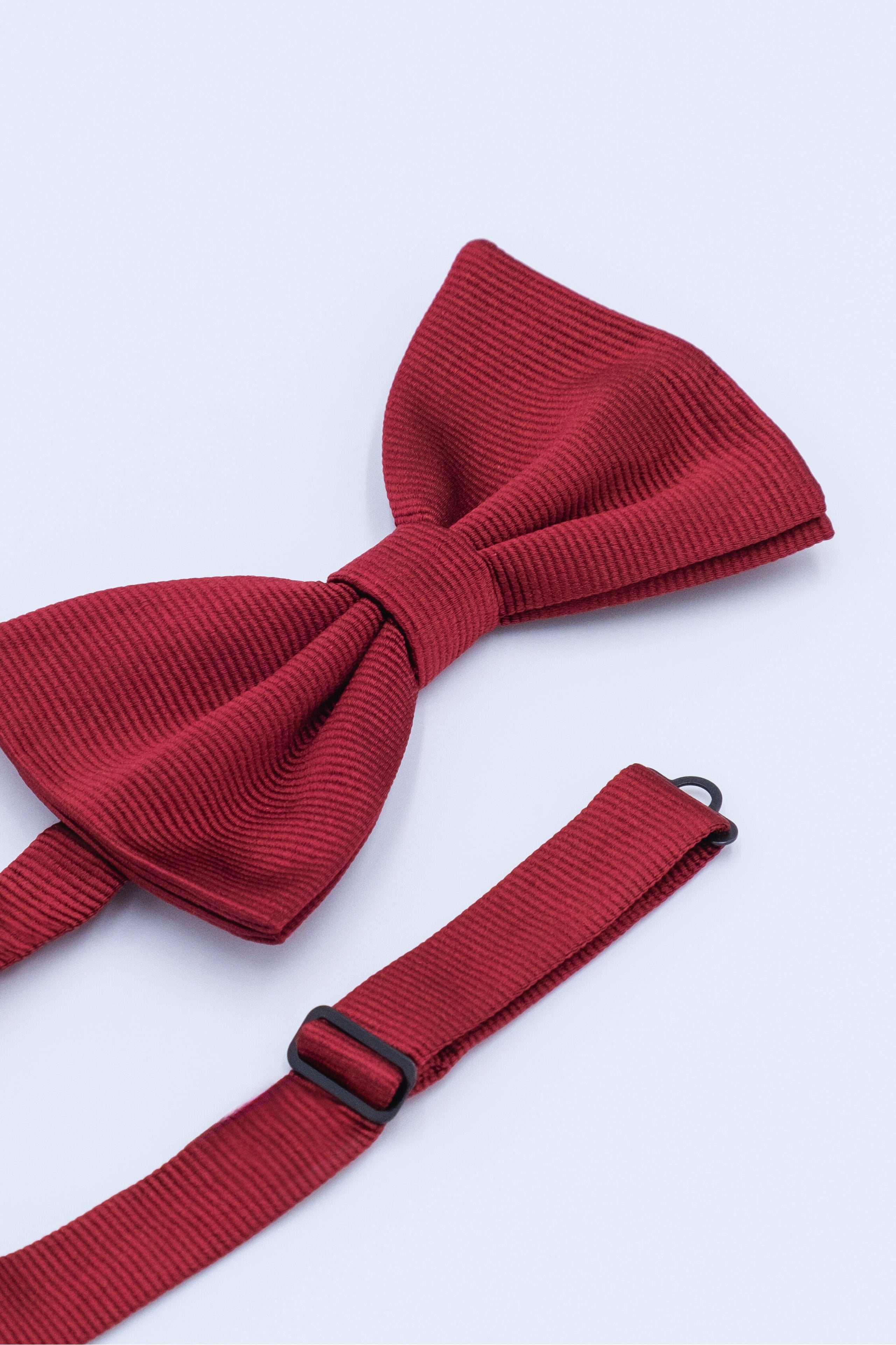 Elegant Silk Bow Tie - Burgundy