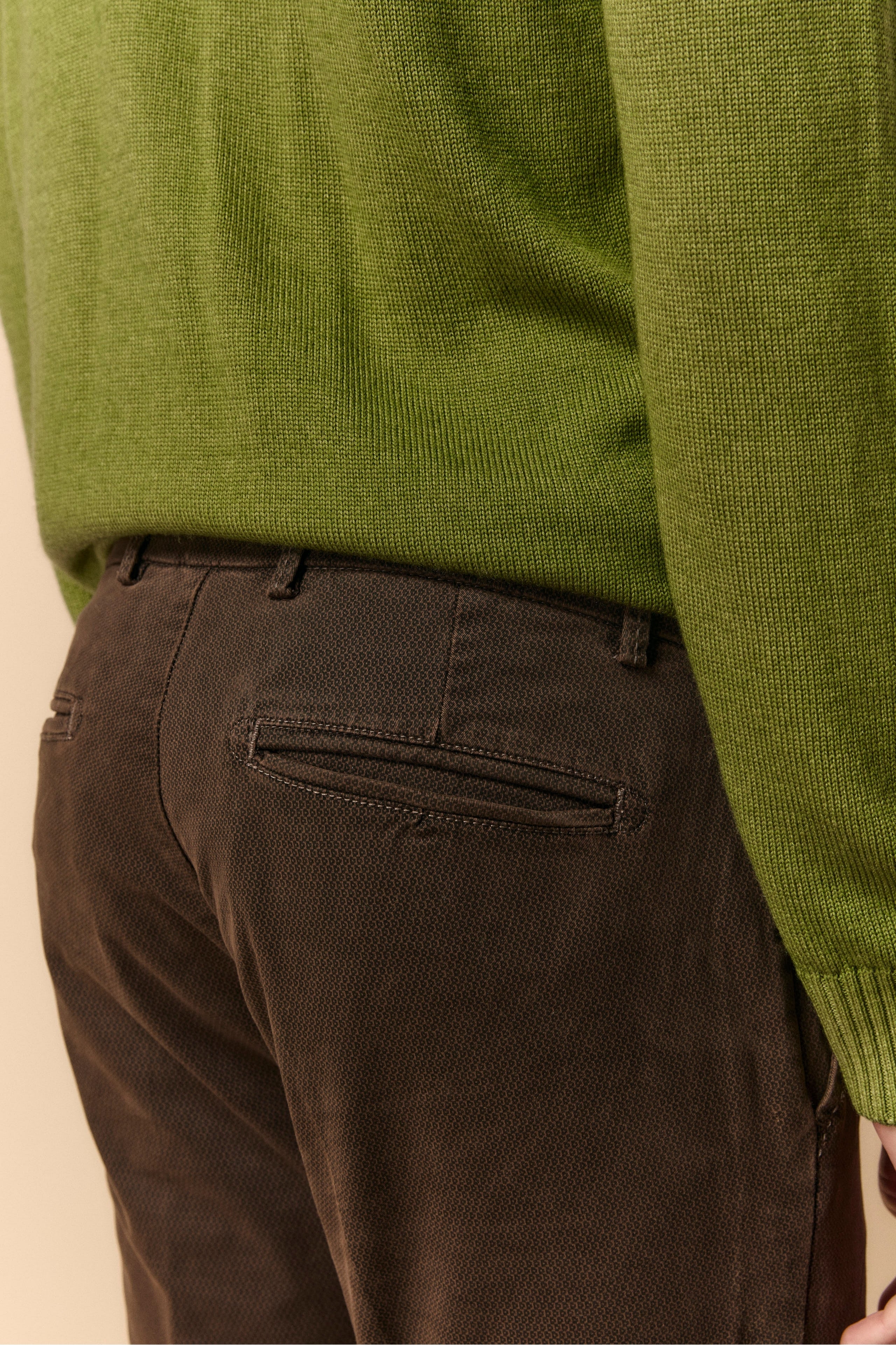 Slim Fit Hose mit Muster aus Gabardine - DUNKELBRAUNES MUSTER