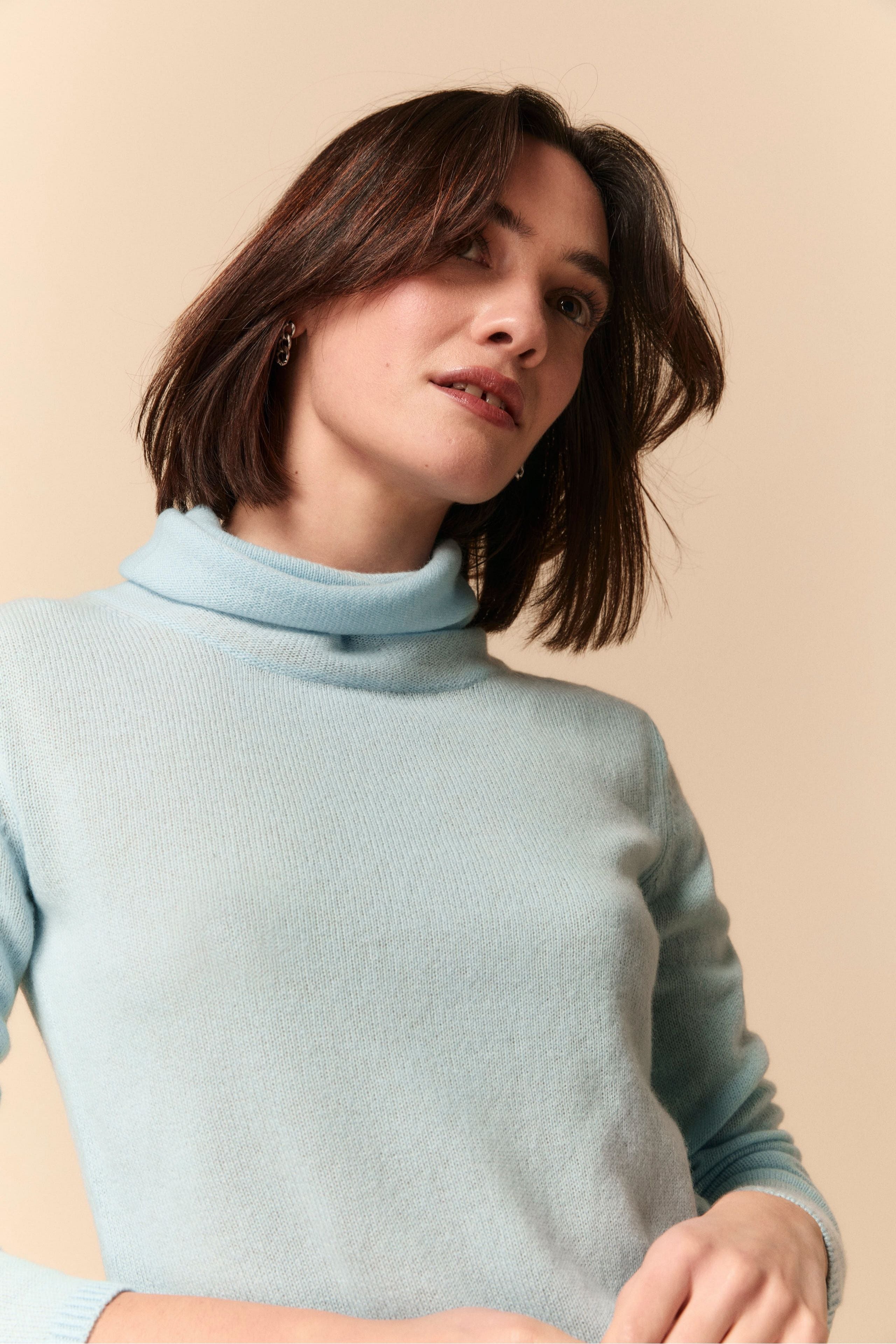 Soft Turtle Neck Sweater in Cashmere - Light blue