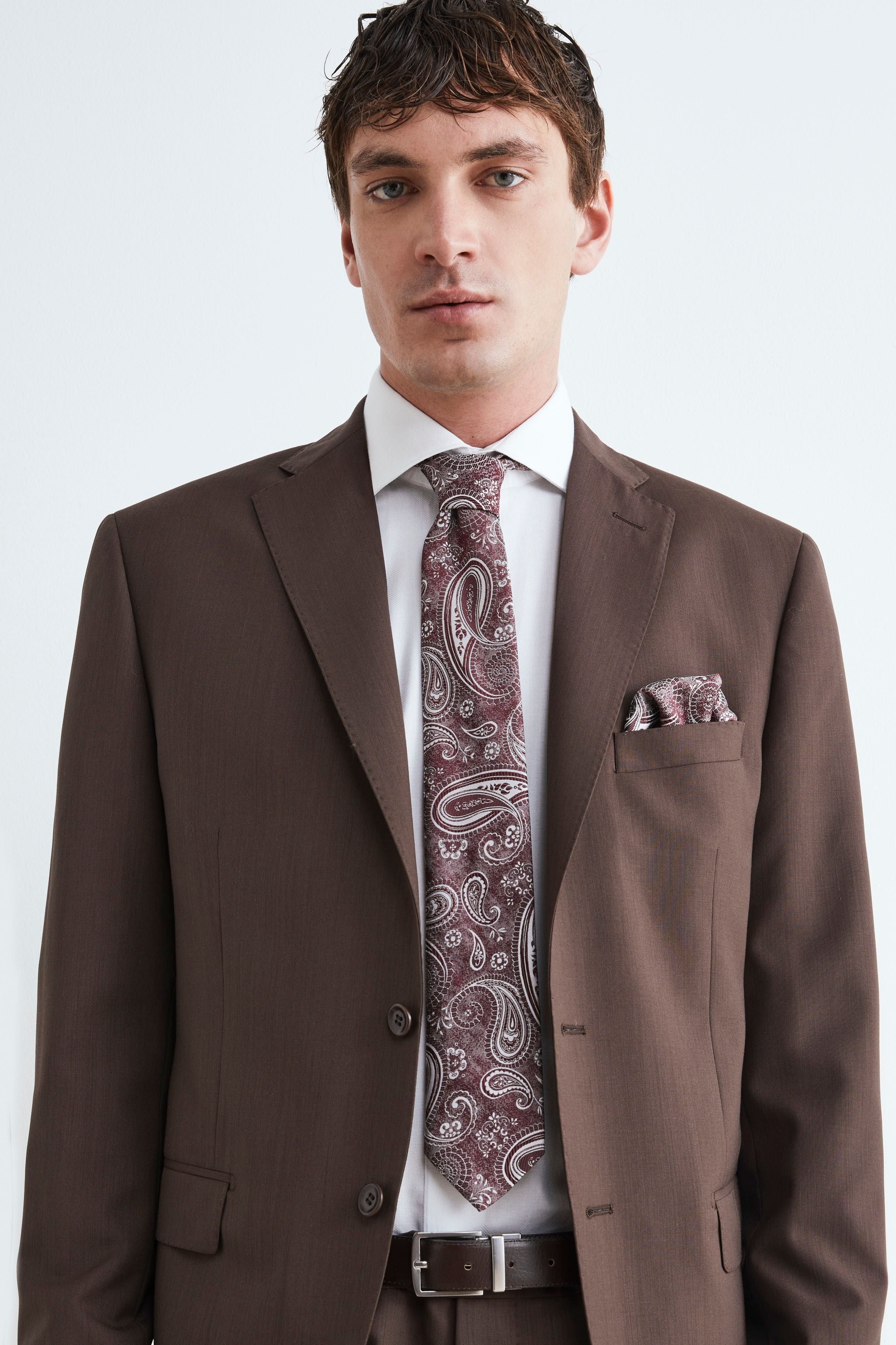 Paisley tie man - Burgundy pattern