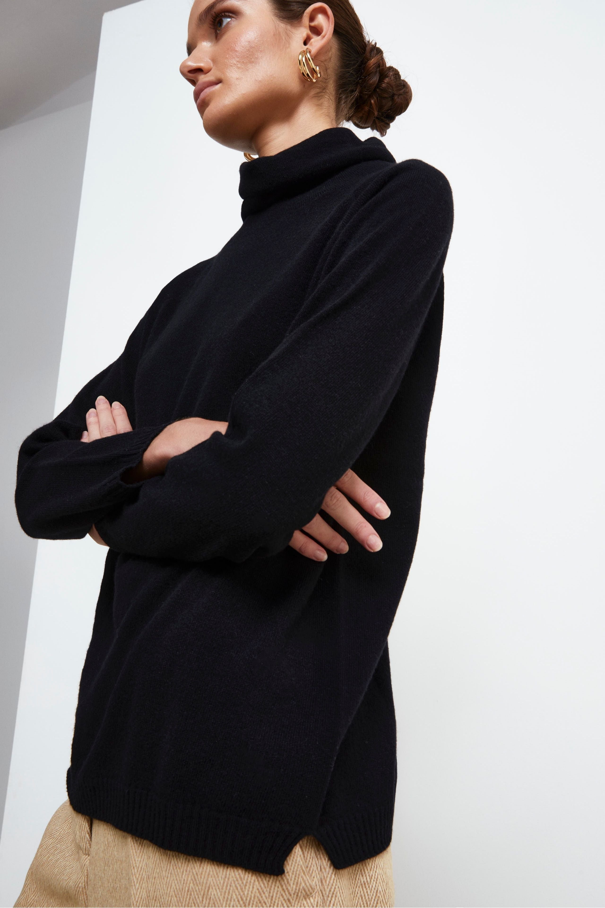 Soft Collar Cashmere Wool Sweater - BLACK