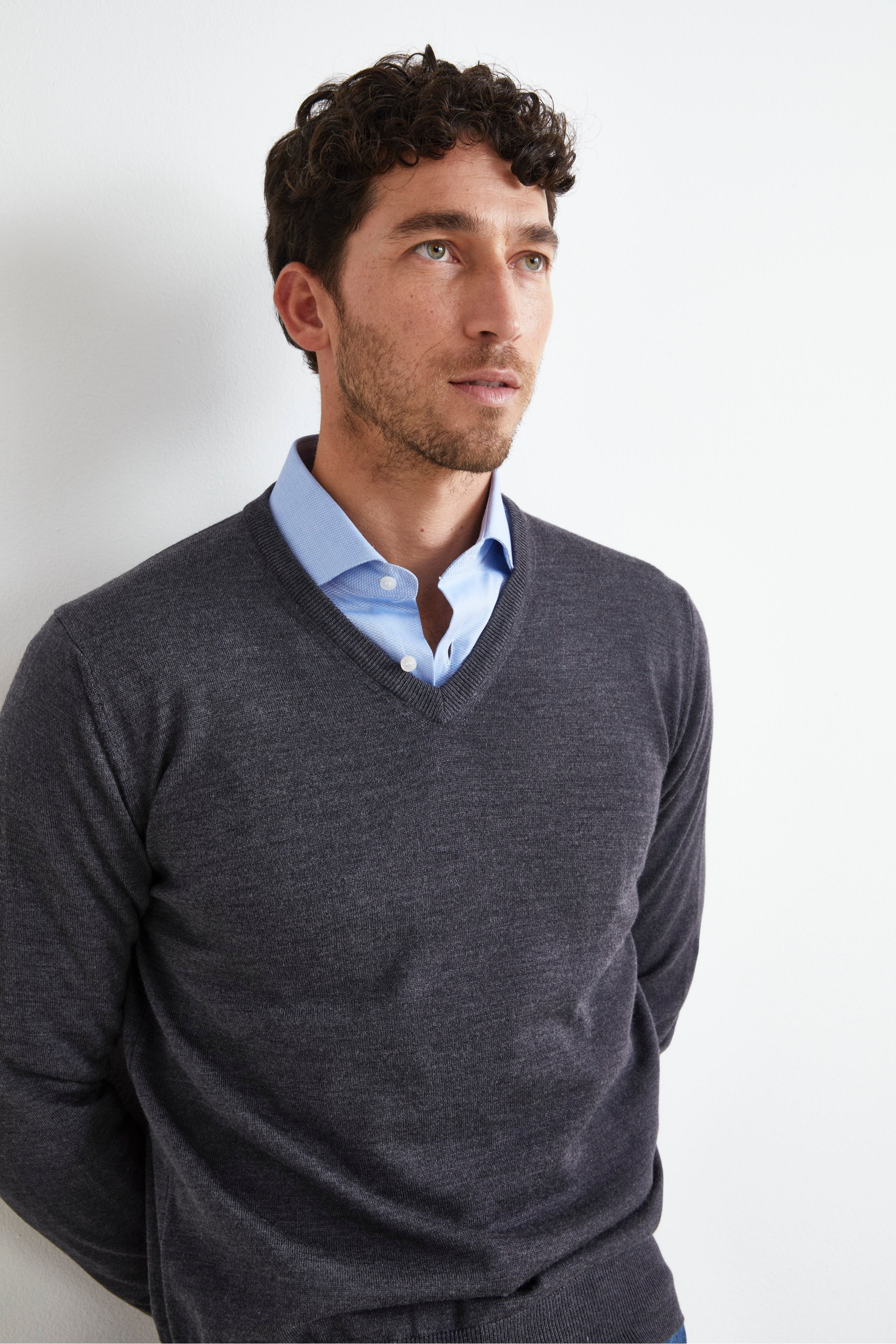 V-Neck Merino Wool Sweater - Charcoal grey