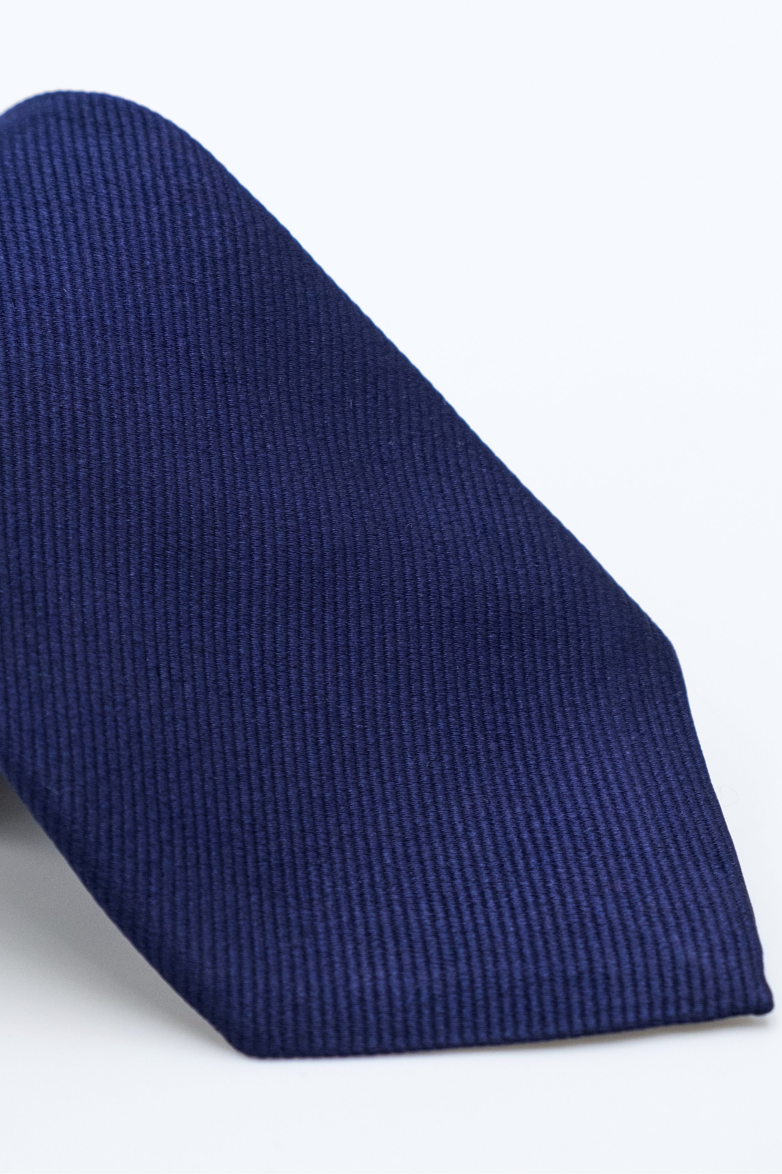 Elegant Silk Tie - Dark blue