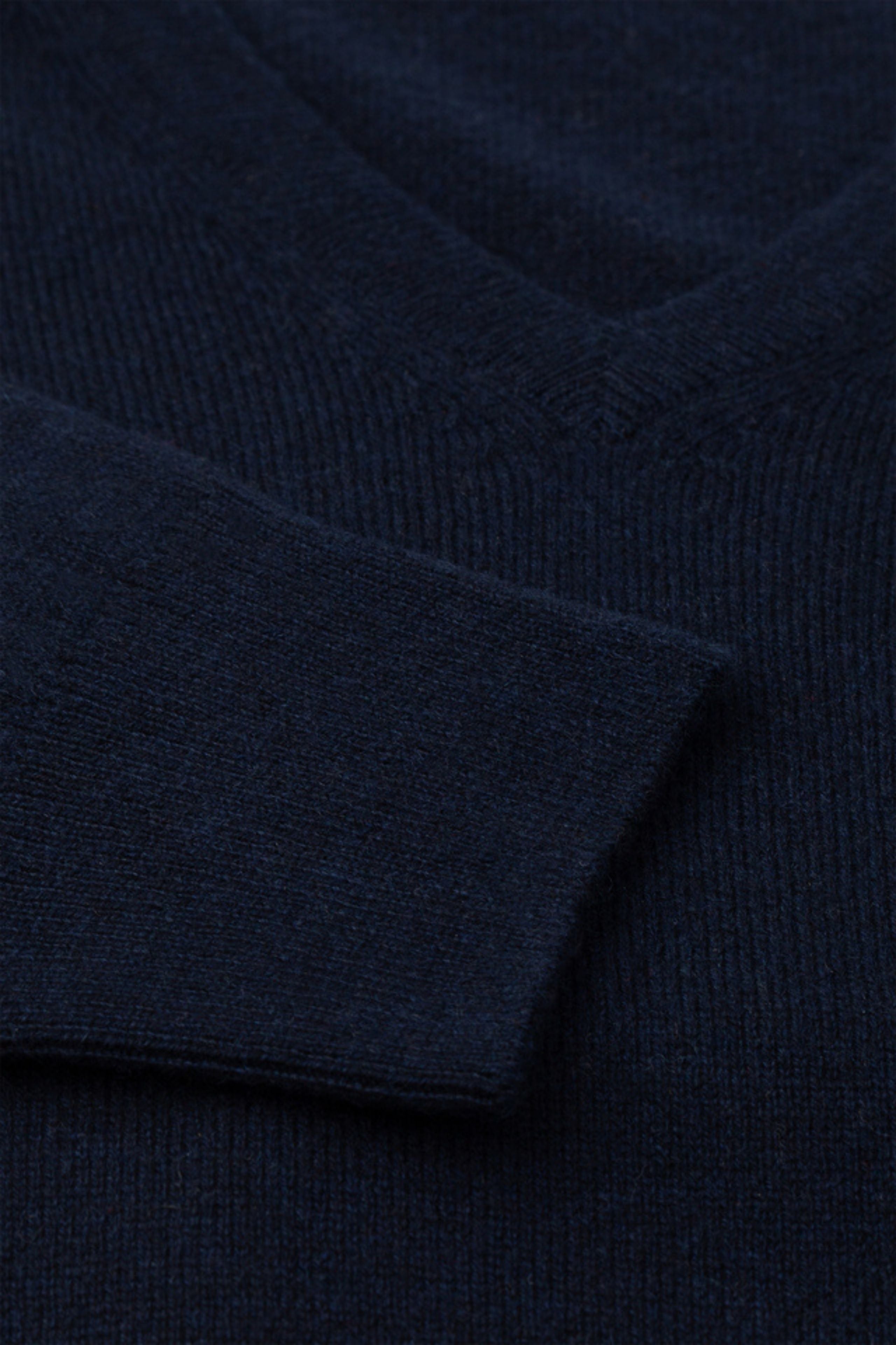 V-neck sweater in cashmere - BLUE