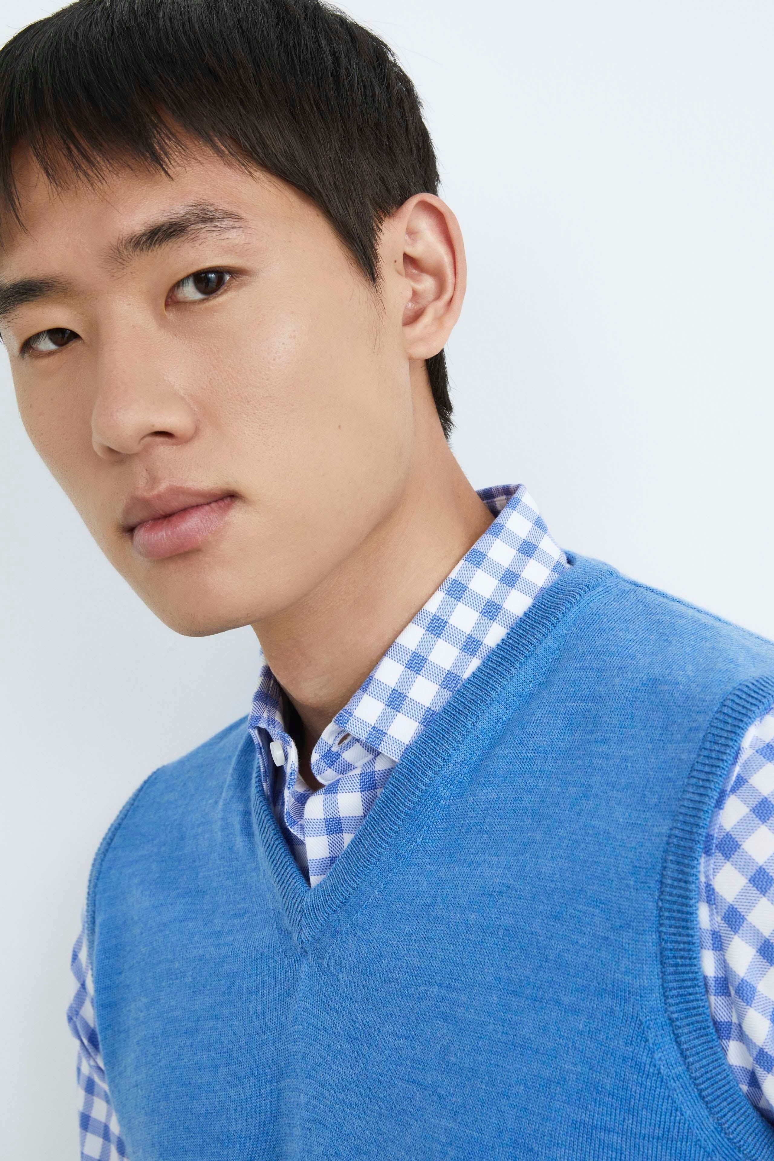 Wool V-neck waistcoat - Light blue