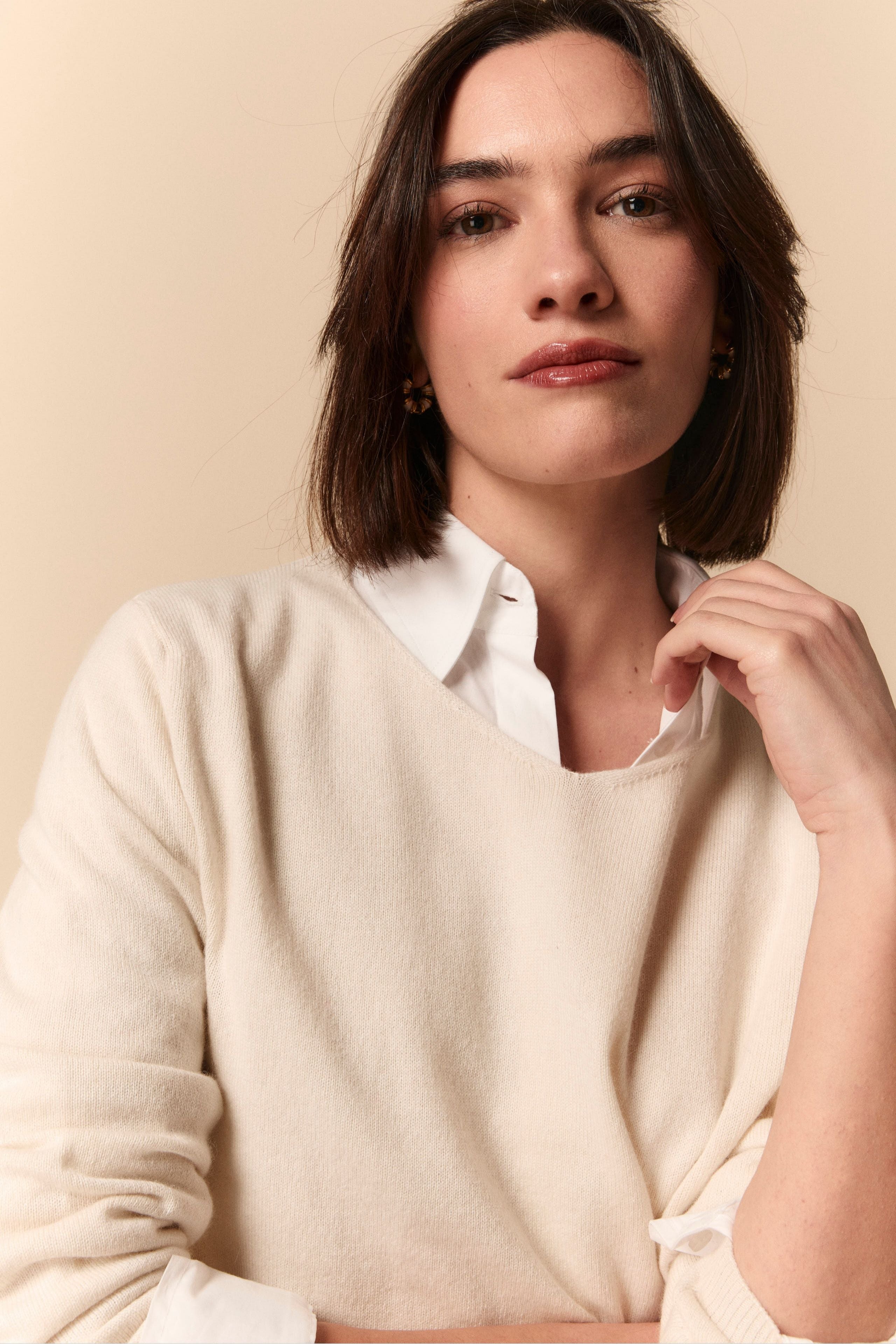 V-Neck Sweater in Silk and Cashmere - Cream white