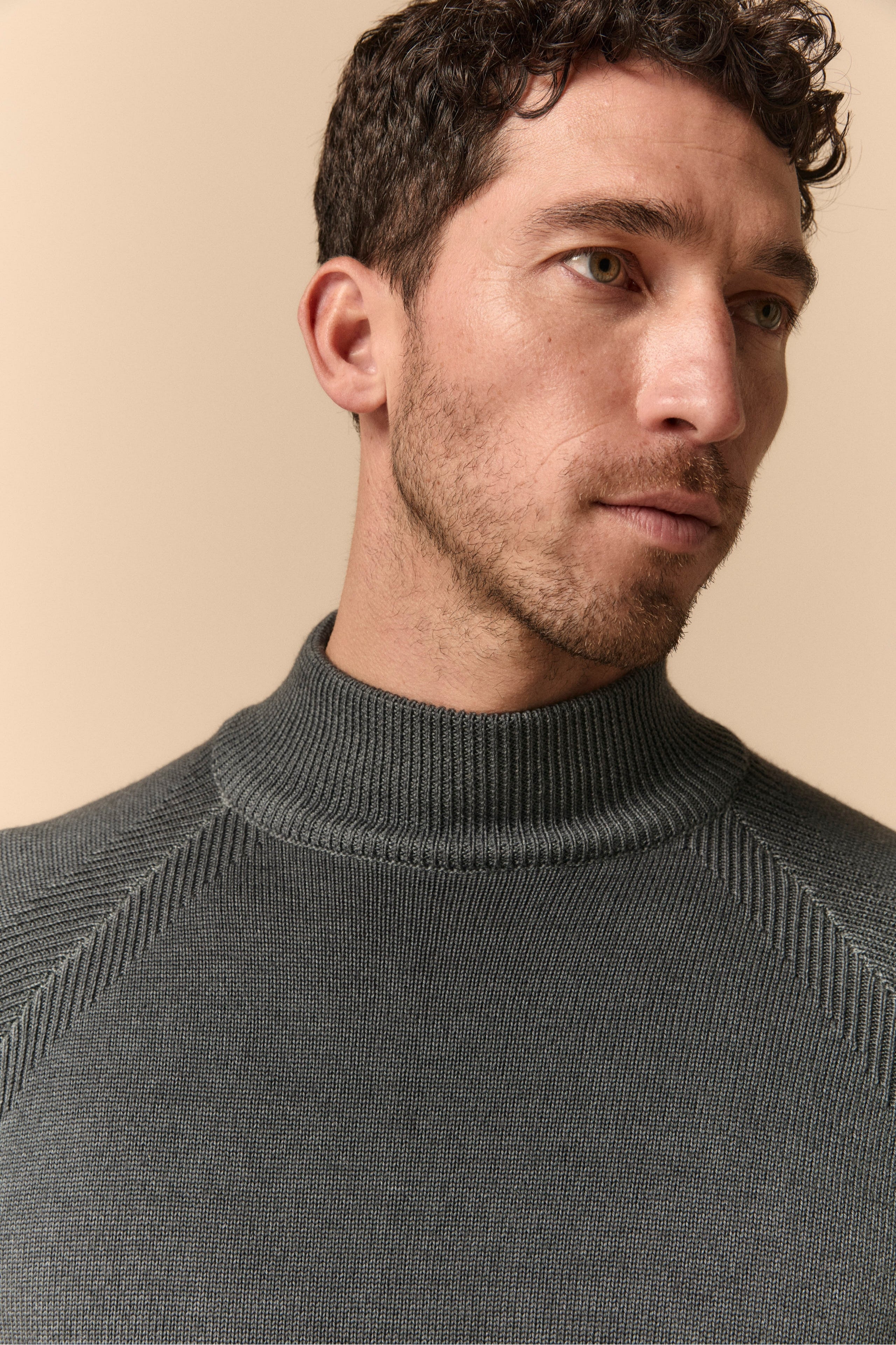 Raglan Turtleneck in Merino Wool - Smokey grey