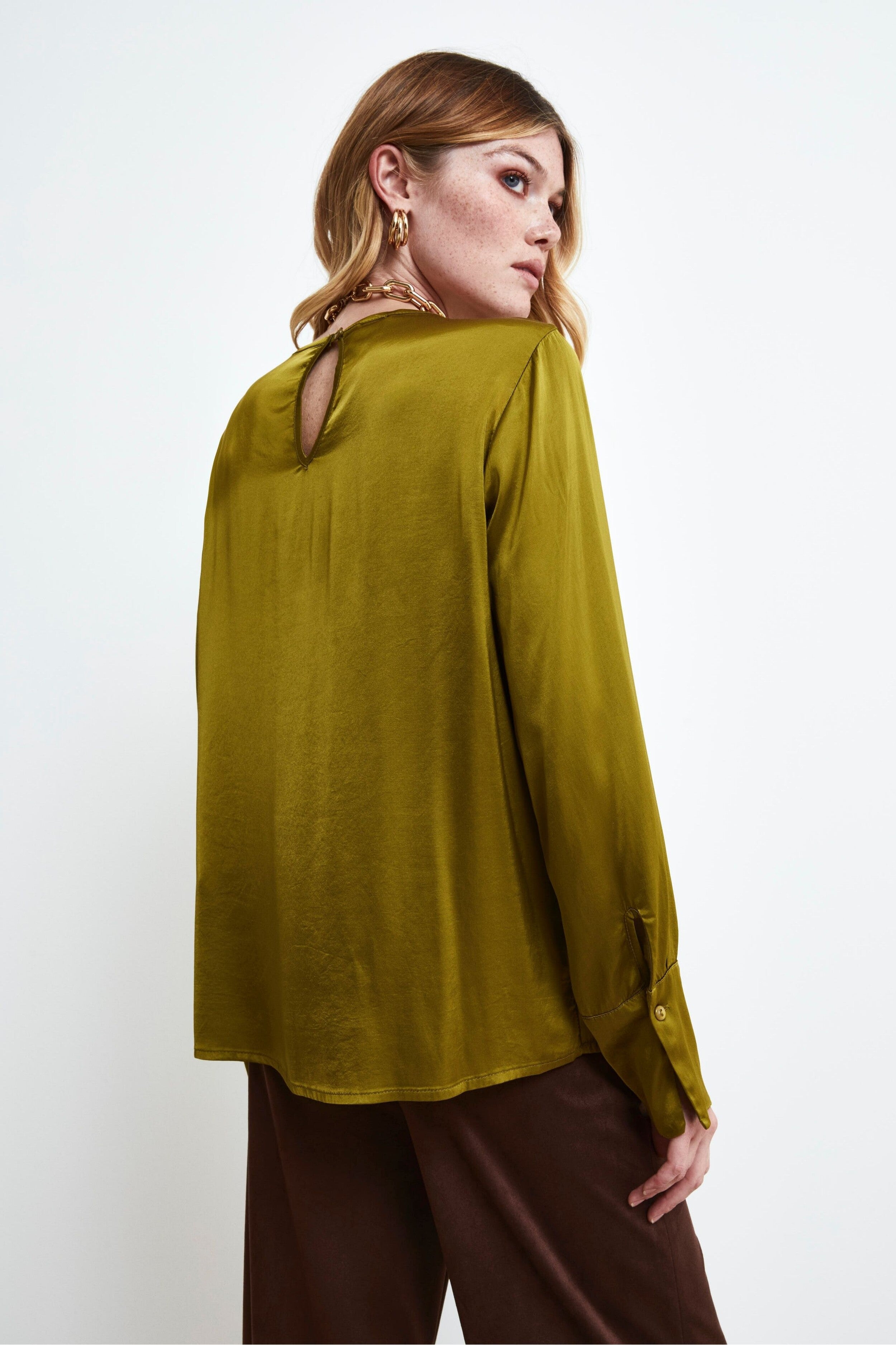 Elegant Crewneck Blouse - Canary yellow