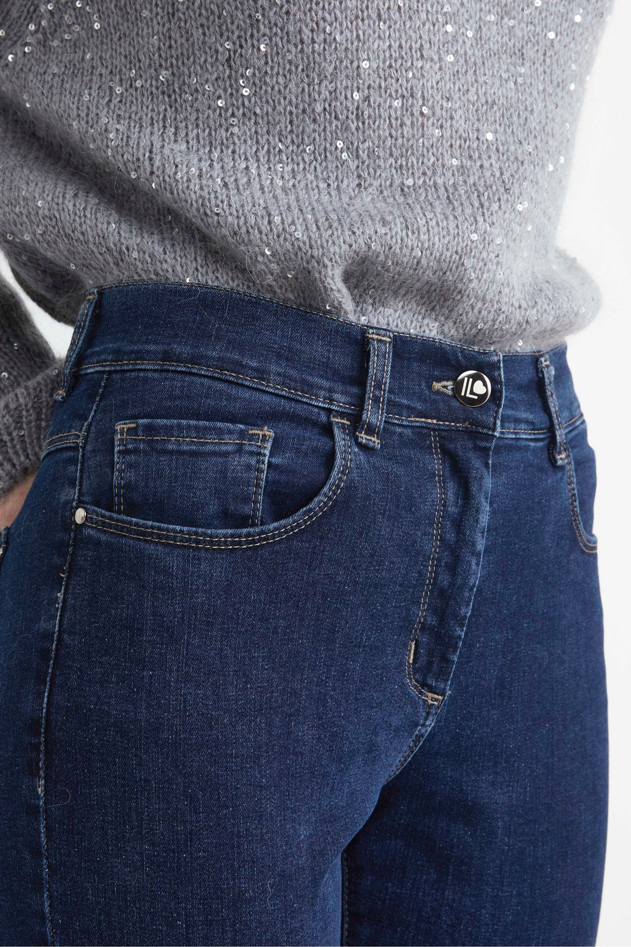 Gerade Jeans mit fünf Taschen - DENIM