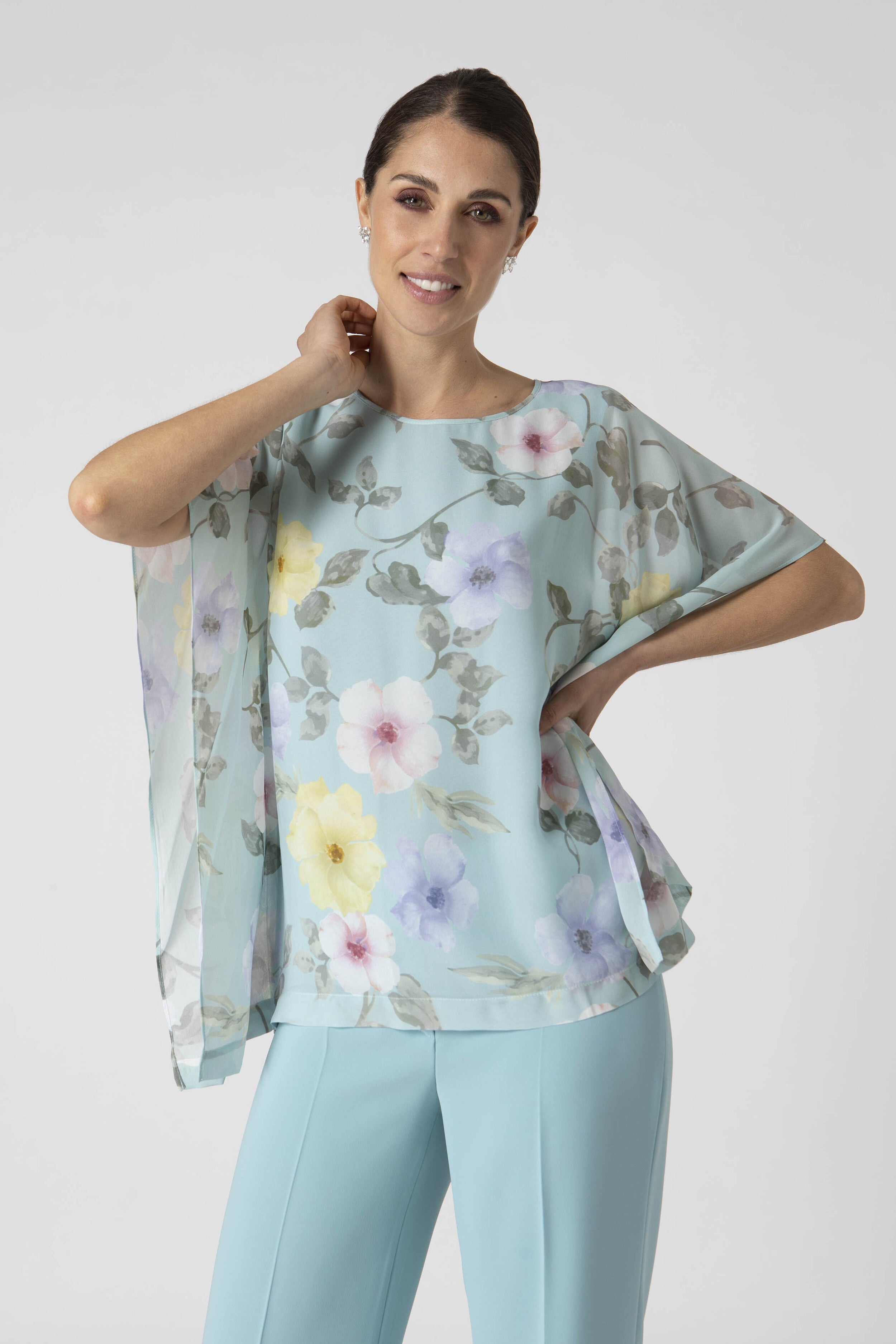 Sleeveless floral blouse - Aqua green pattern