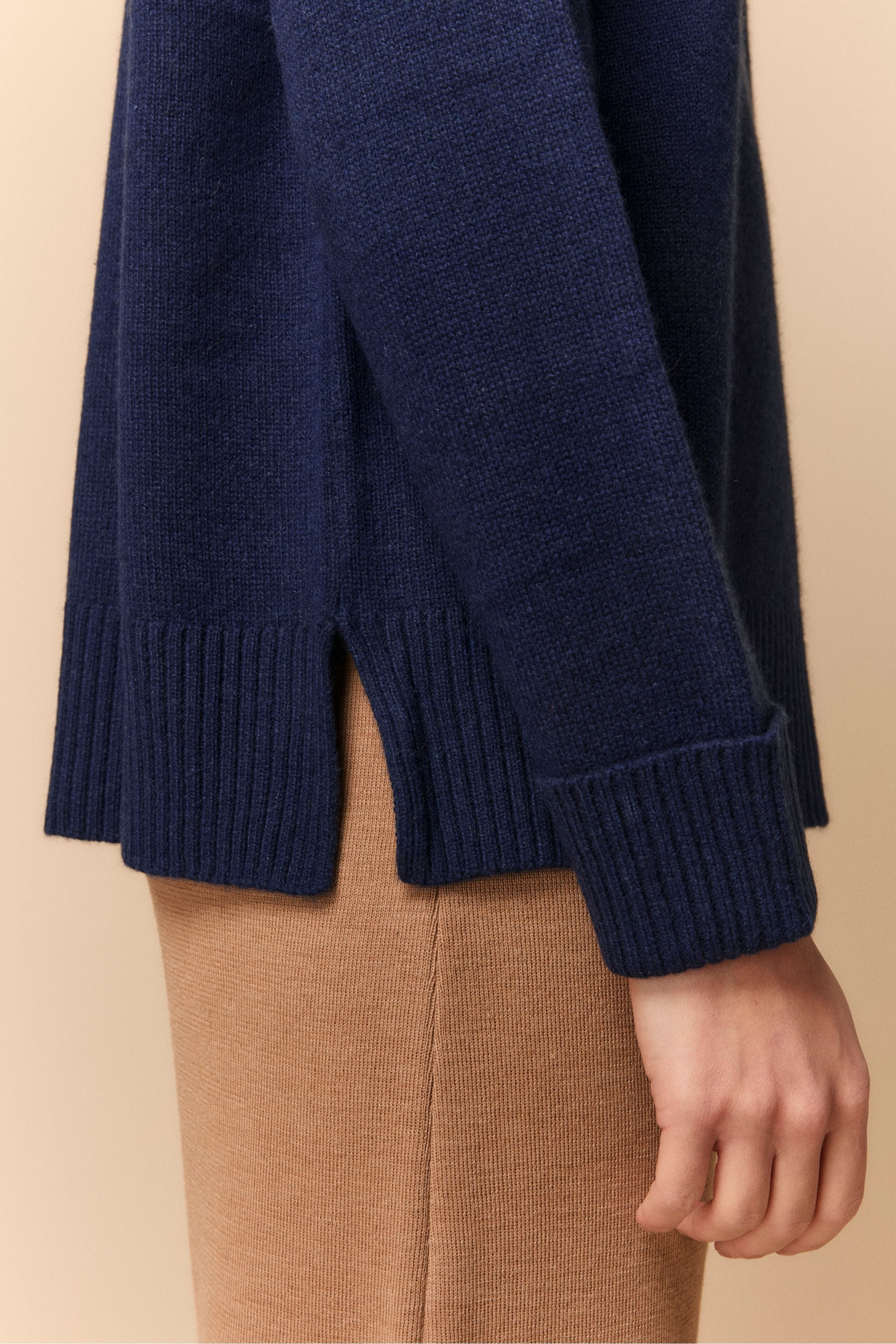 Boat Neck Sweater in Cashmere - BLUE