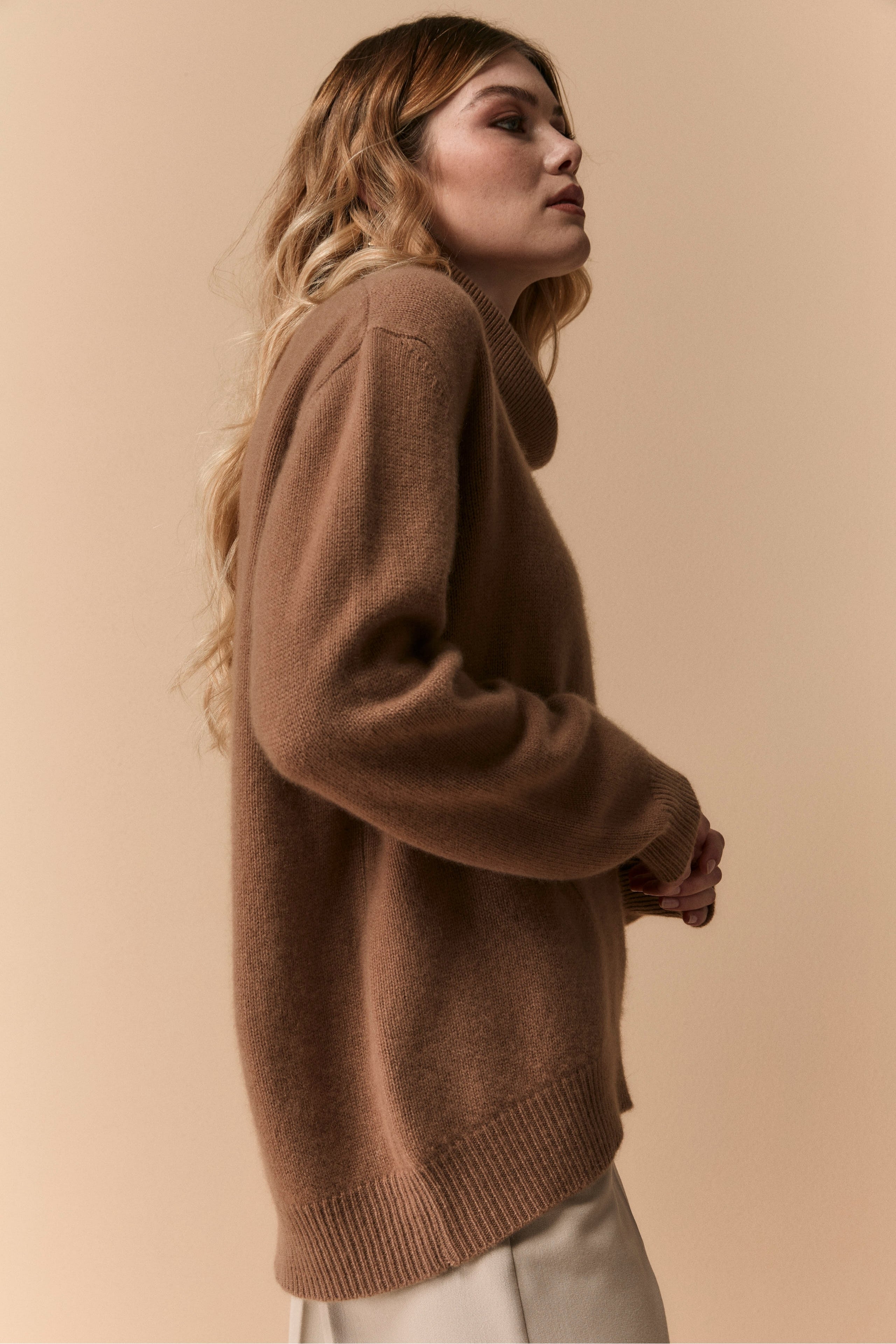 Oversized Turtleneck in Cashmere - CAMMELLO