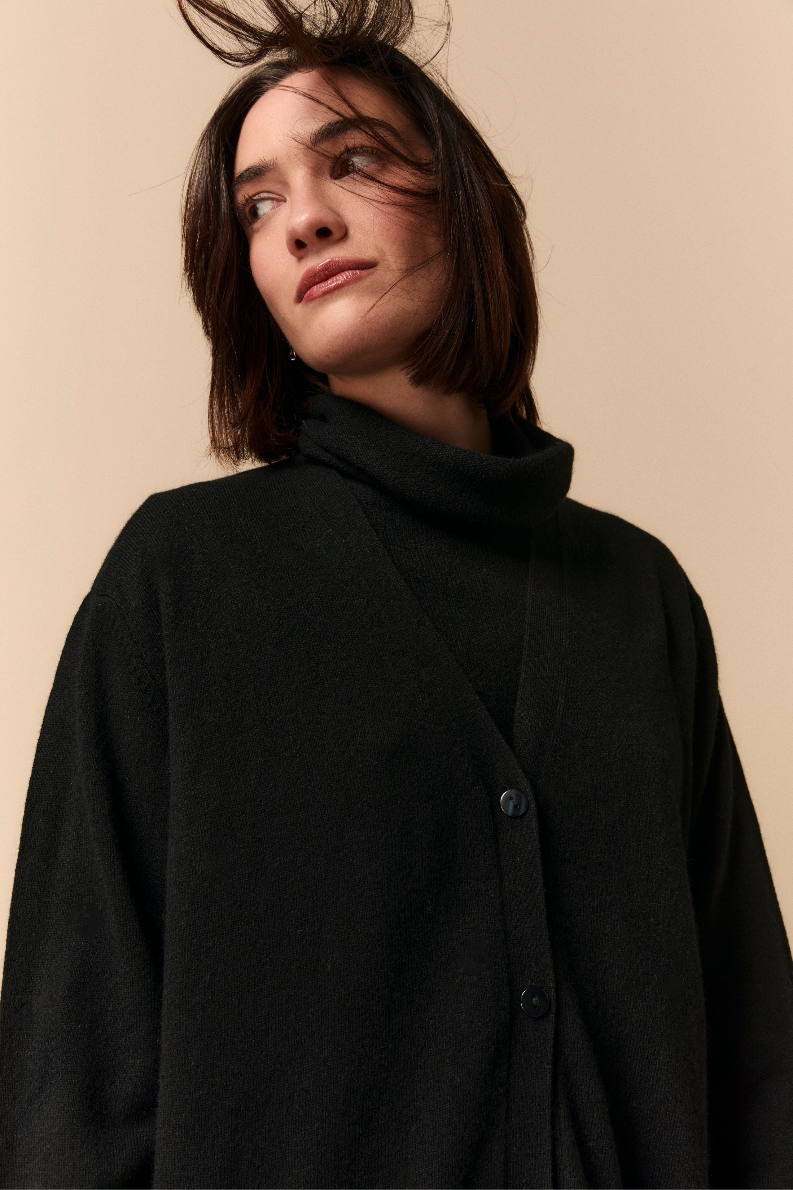 Long Cardigan with Pockets in Wool and Cashmere - BLACK