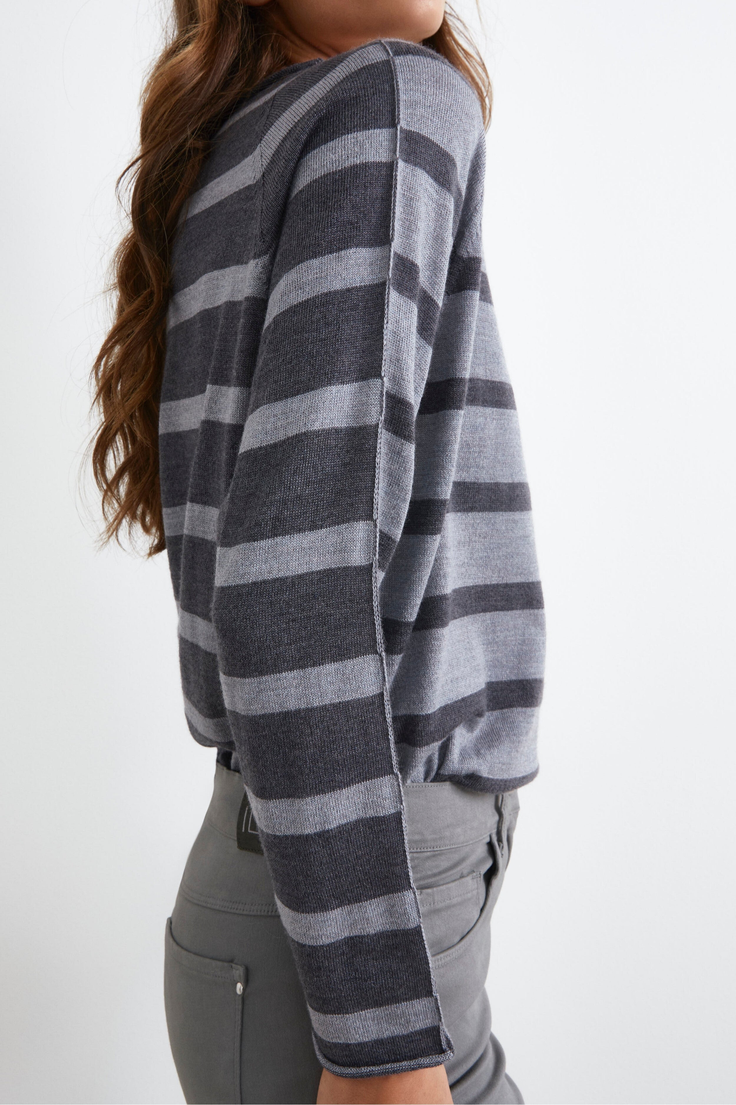 Oversize-Pullover mit Streifen aus Merinowolle - Grau gestreift