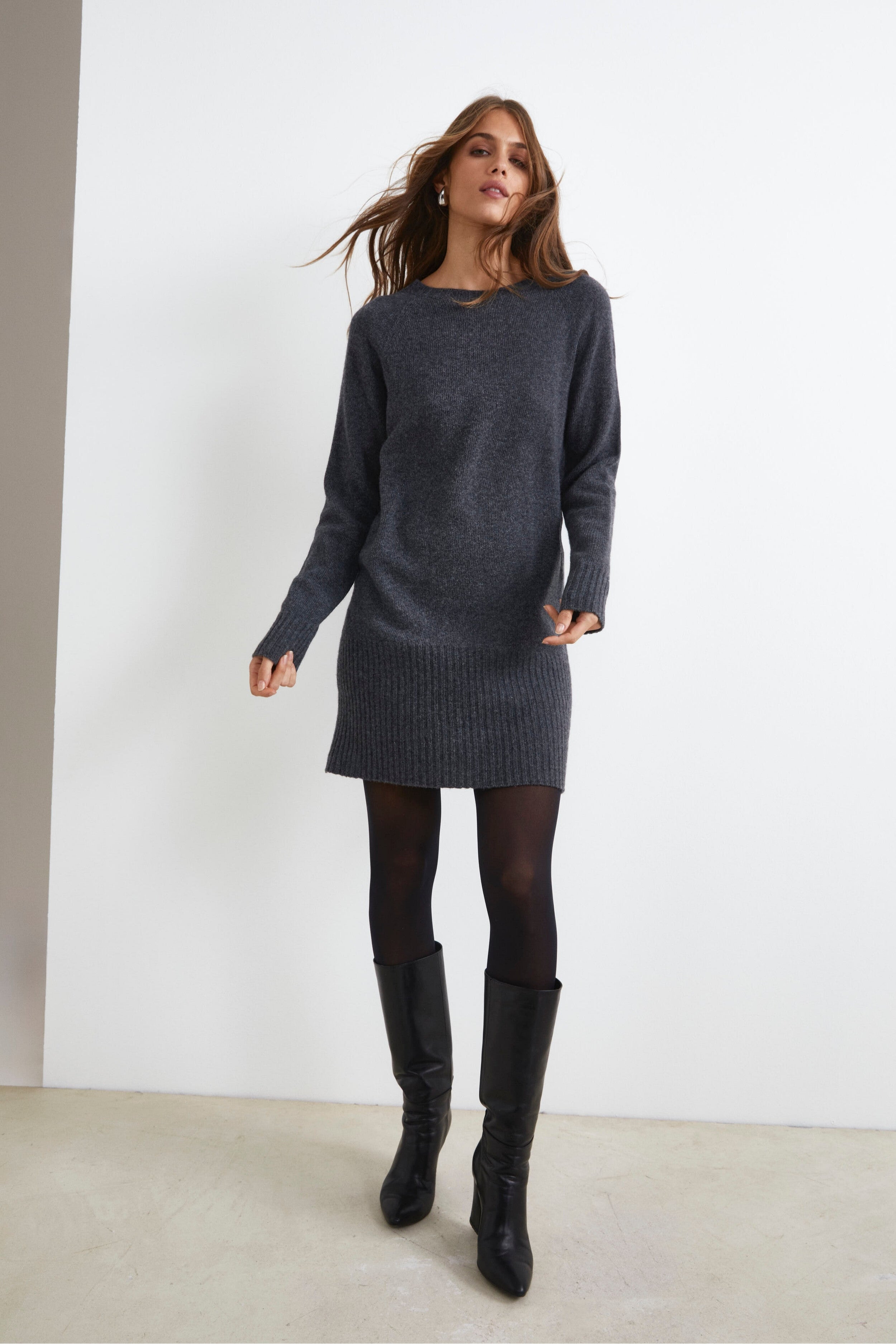 Midi Dress in Cashmere Blend - Charcoal grey