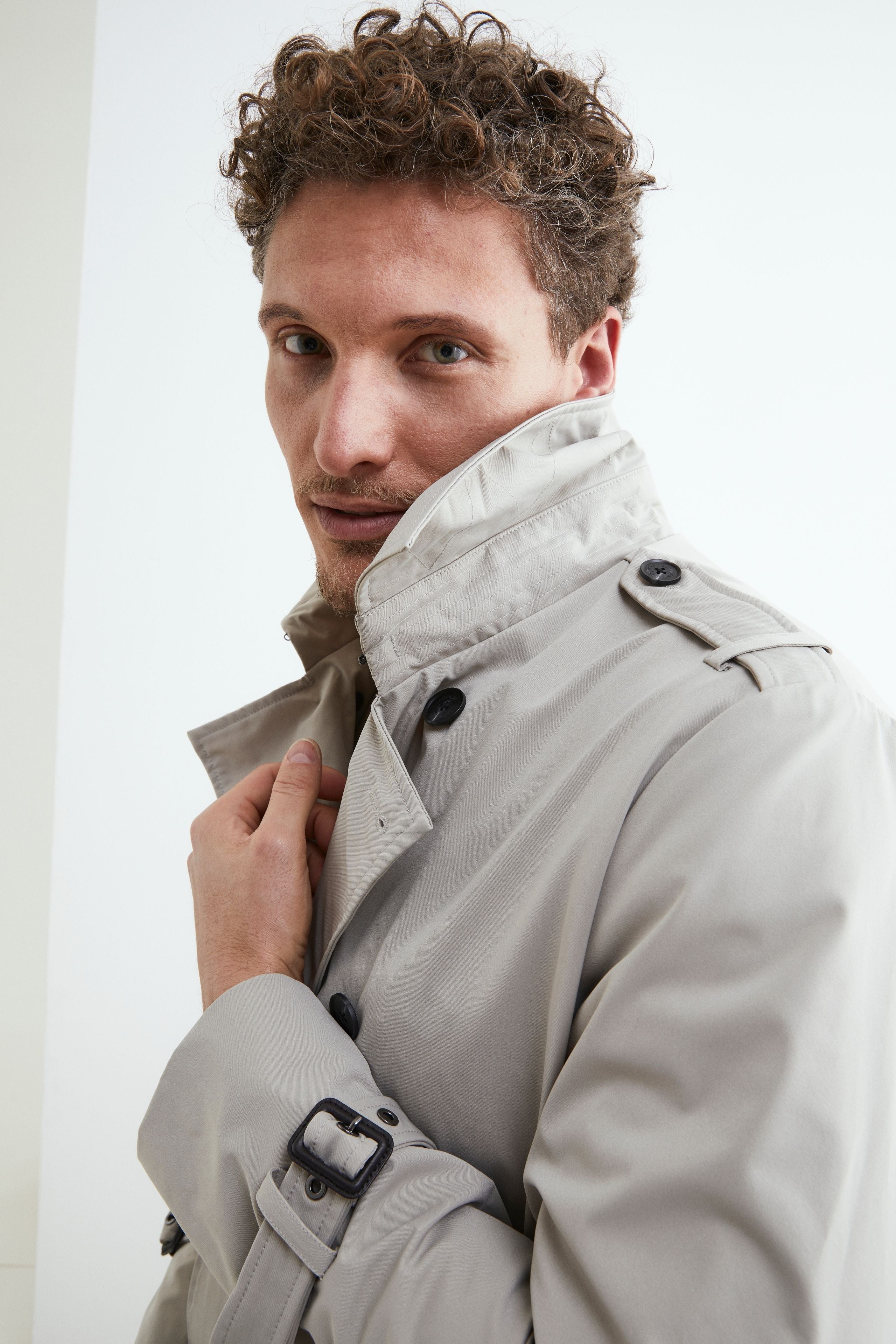 Elegant double-breasted raincoat - gray