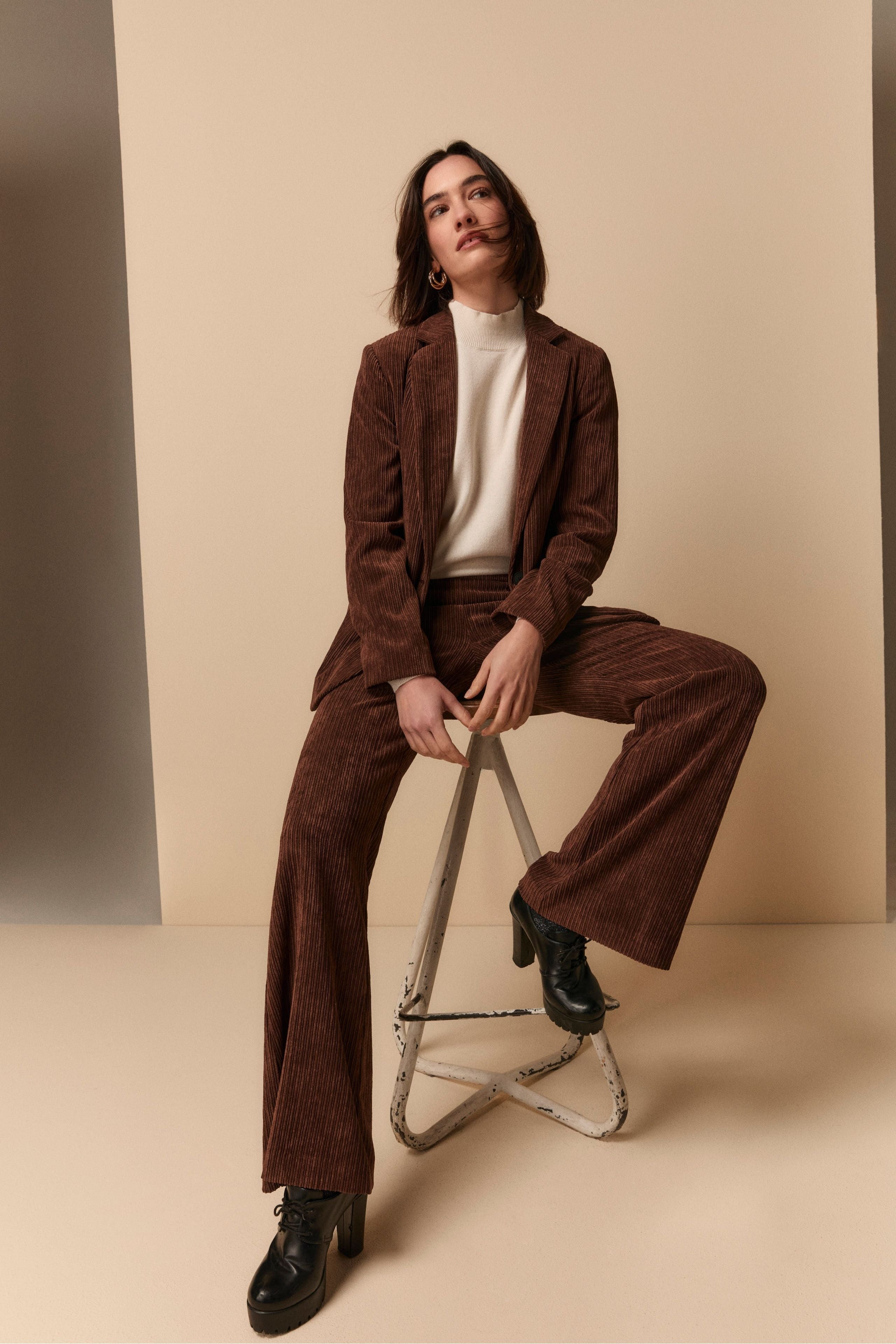 Flared Trousers in Velvet - Cinnamon