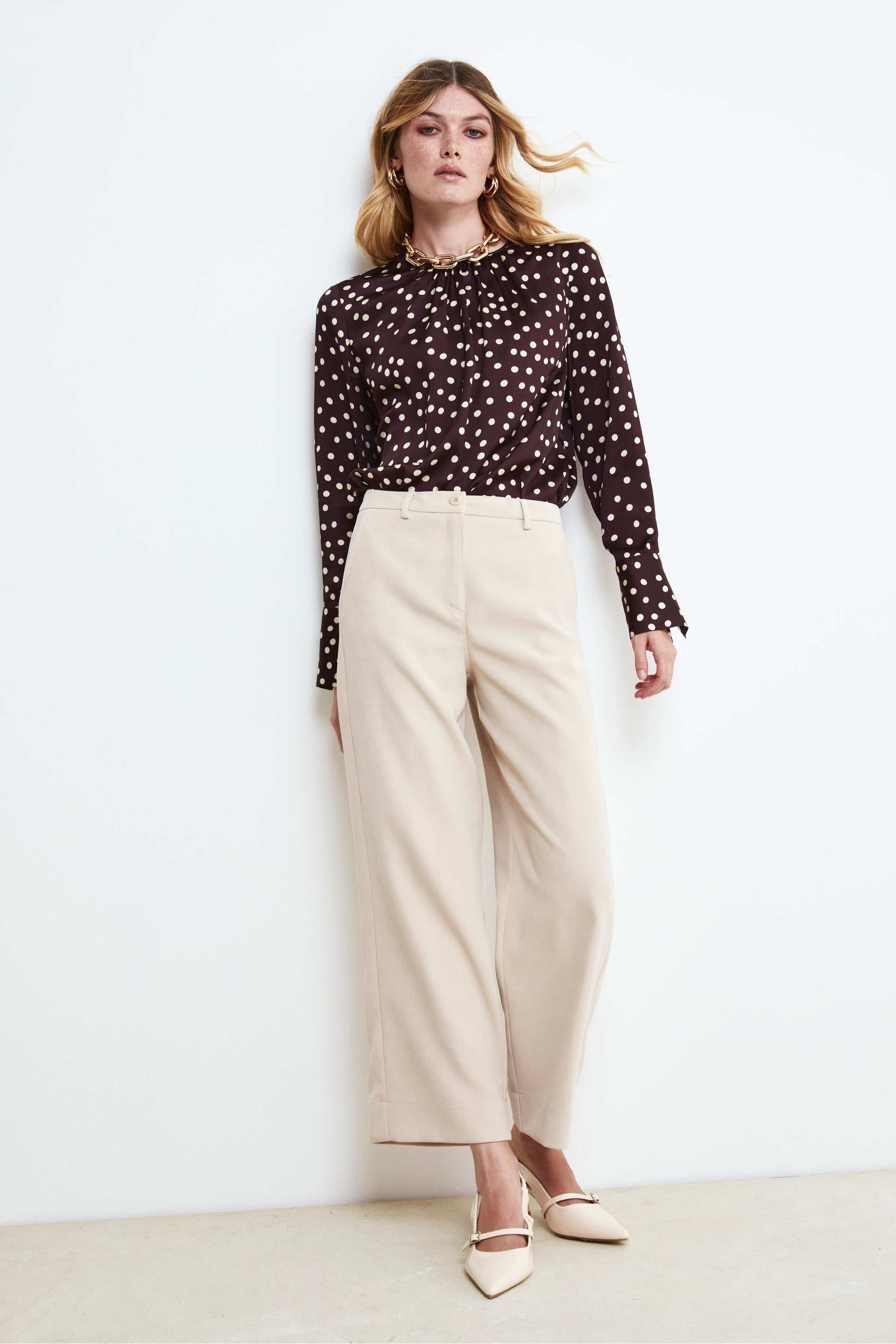 Patterned Gathered Crewneck Blouse - Burgundy pois