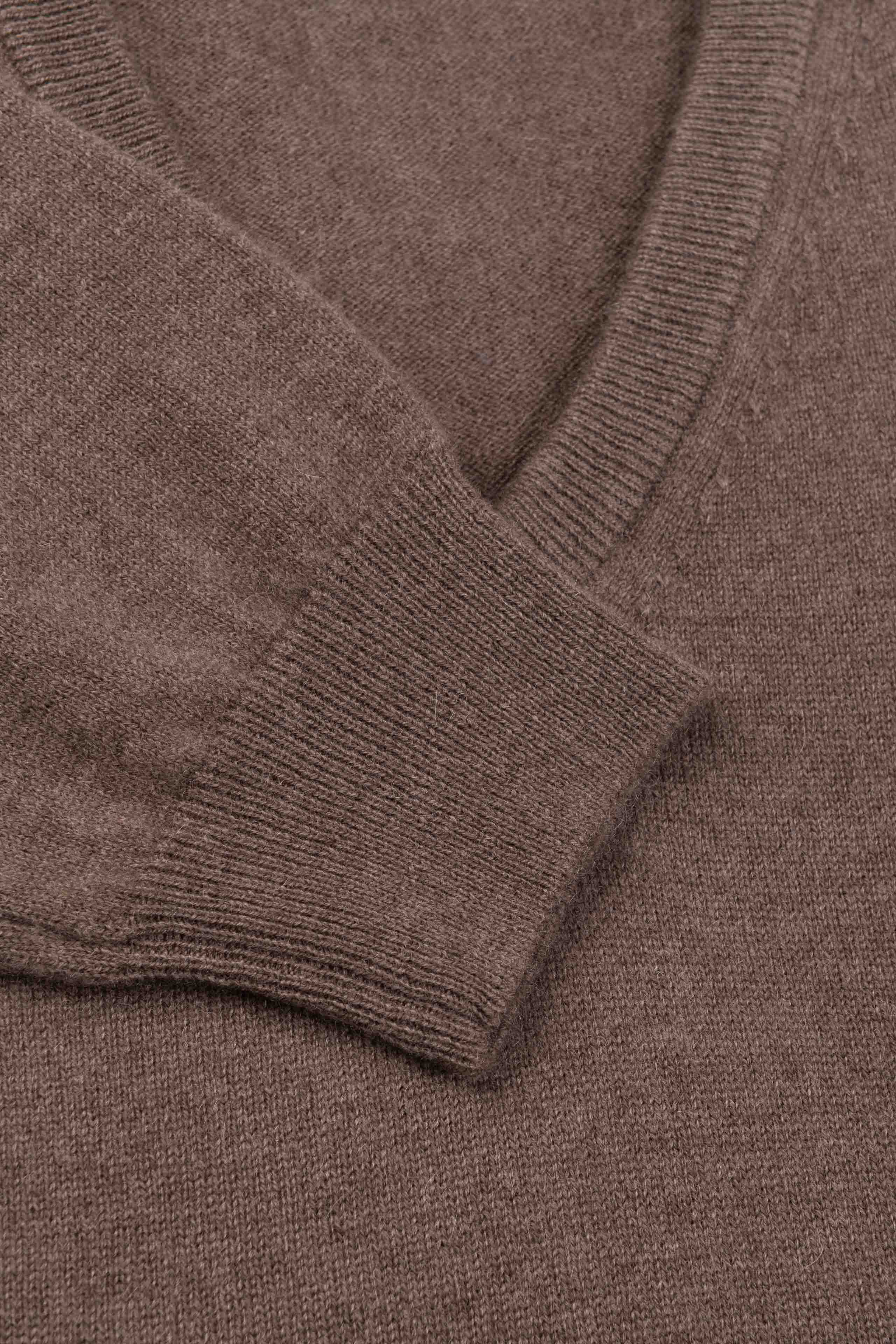 V-neck sweater in cashmere - Cacao brown