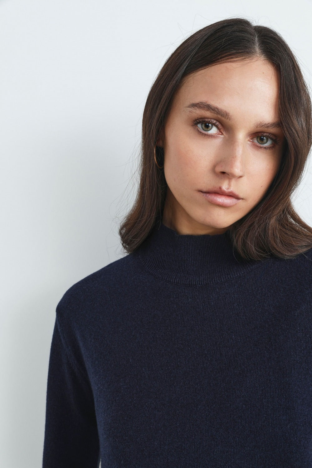 Turtleneck sweater with a wide collar - BLUE