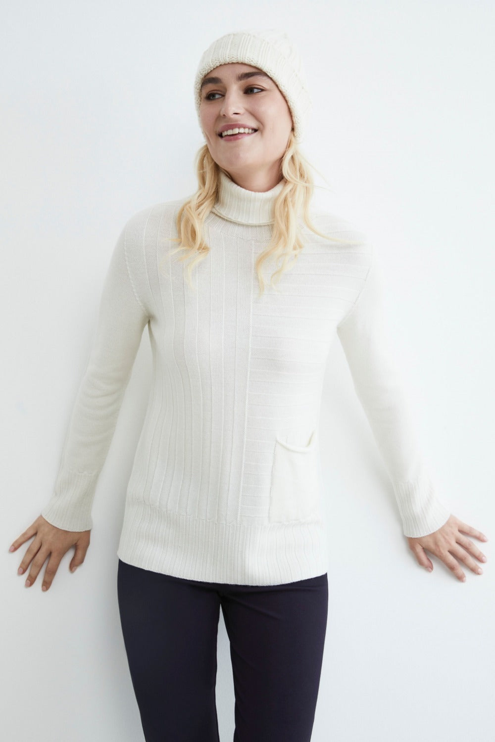 Wool turtleneck sweater with pockets - ECRU