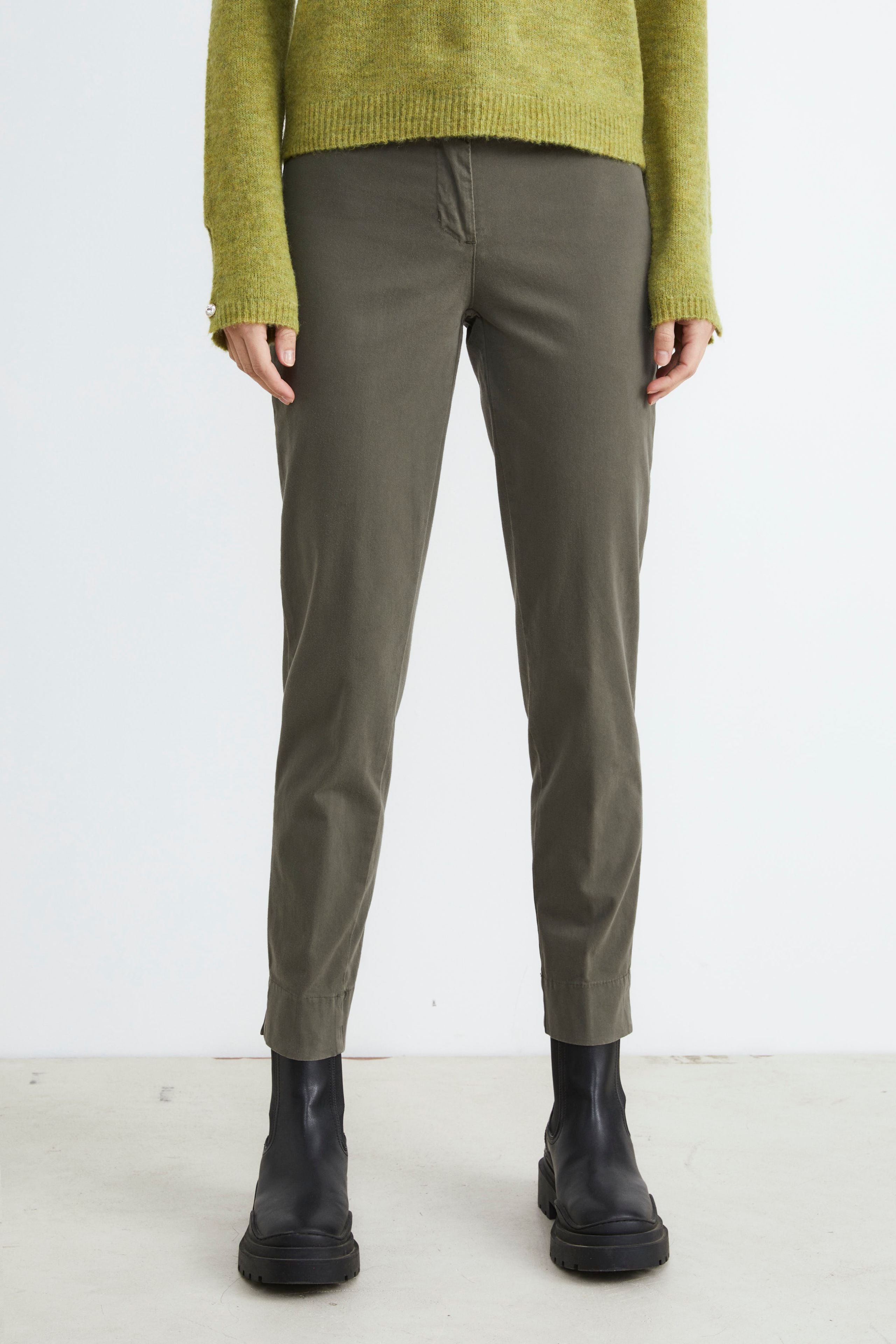 Classic women’s trousers - Military green