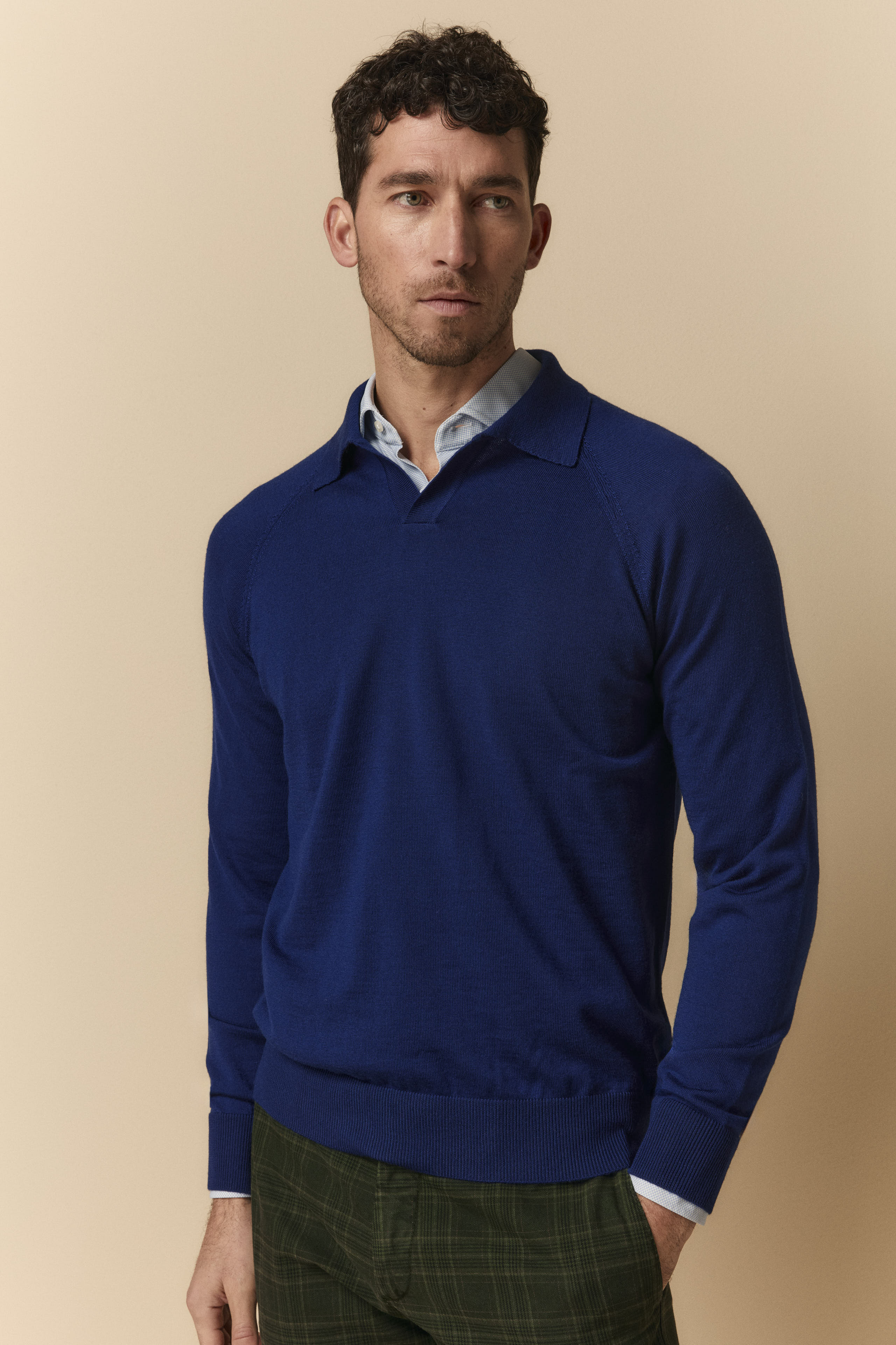 Raglan Polo in Extrafine Merino Wool - Medium blue